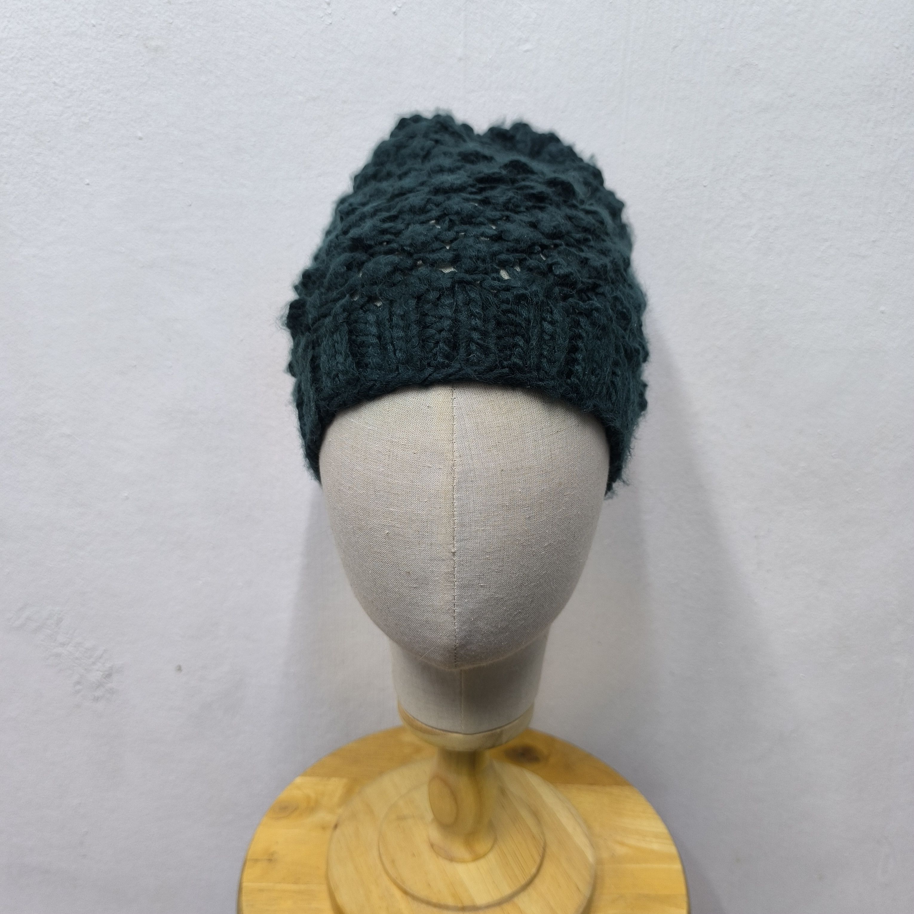 Japanese Brand 💥 Divided by h&m black label knit pull on beanie hat Size ONE SIZE - 2 Thumbnail