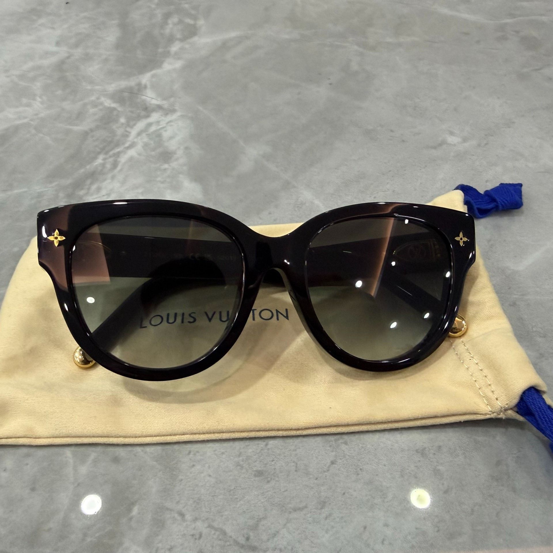 Louis Vuitton Louis Vuitton Retro Black Sunglasses one size Men Size ONE SIZE - 1 Thumbnail