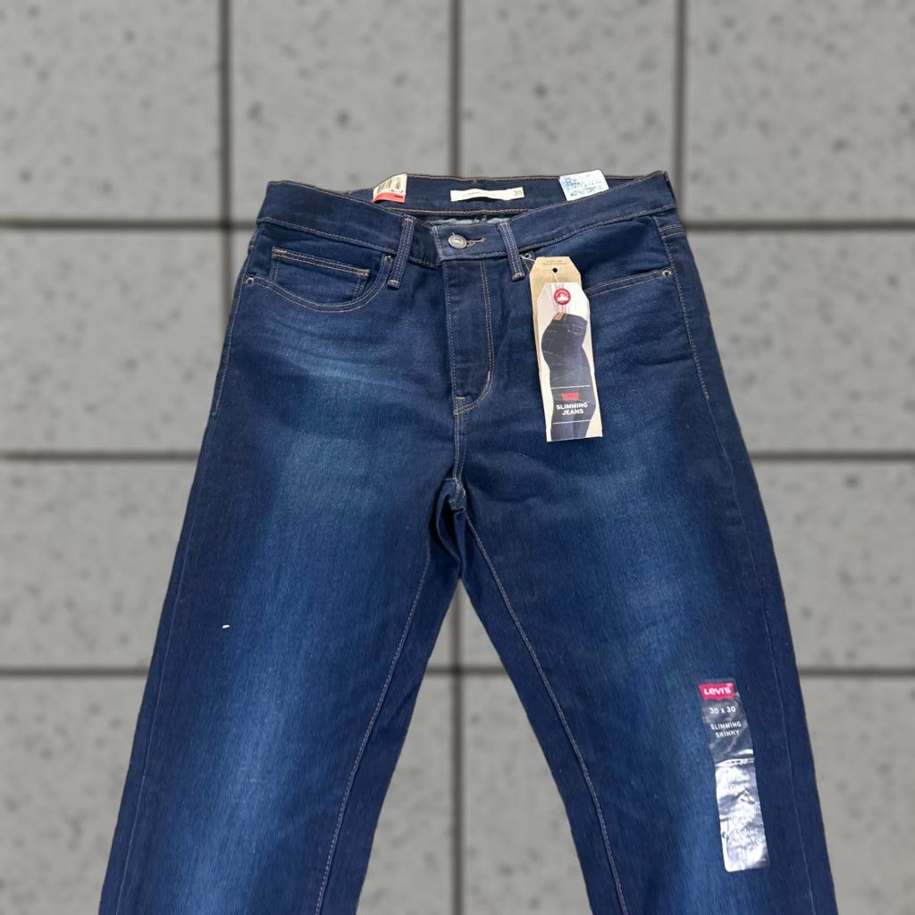 Levi's Jeans Womens 30x30 Blue Denim Cotton Skinny Leg Slimming Workwear Stretch