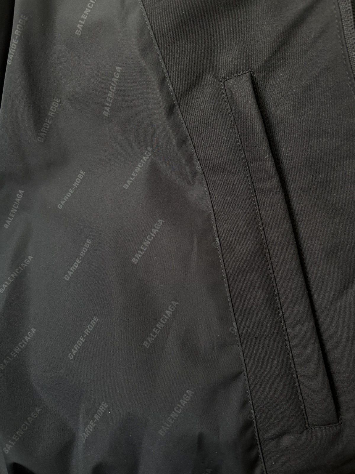 Balenciaga ⚡️QUICK SALE⚡️ Balenciaga by Demna Black puffer jacket Size US M / EU 48-50 / 2 - 4 Thumbnail
