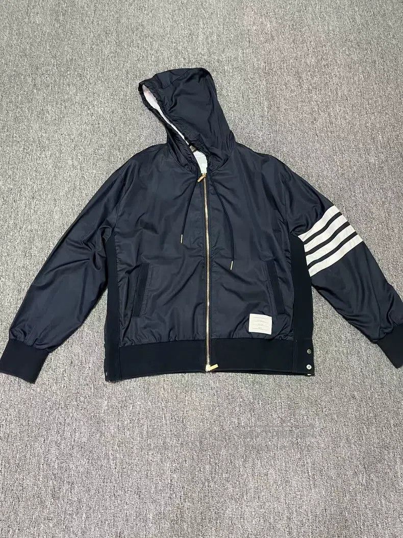 Thom Browne Thom Browne Classic Four-Stripe Zip-Up Hoodie Jacket Size US XL / EU 56 / 4 - 1 Thumbnail