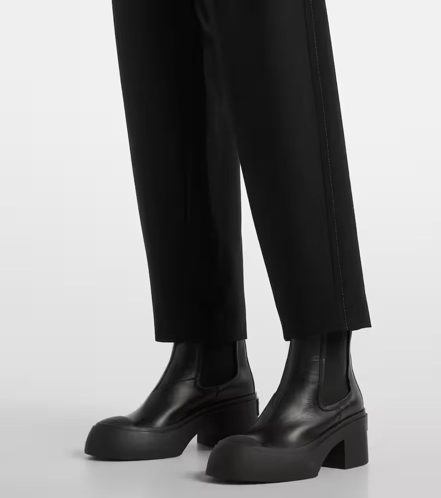 o1w1db10925 Boots in Black