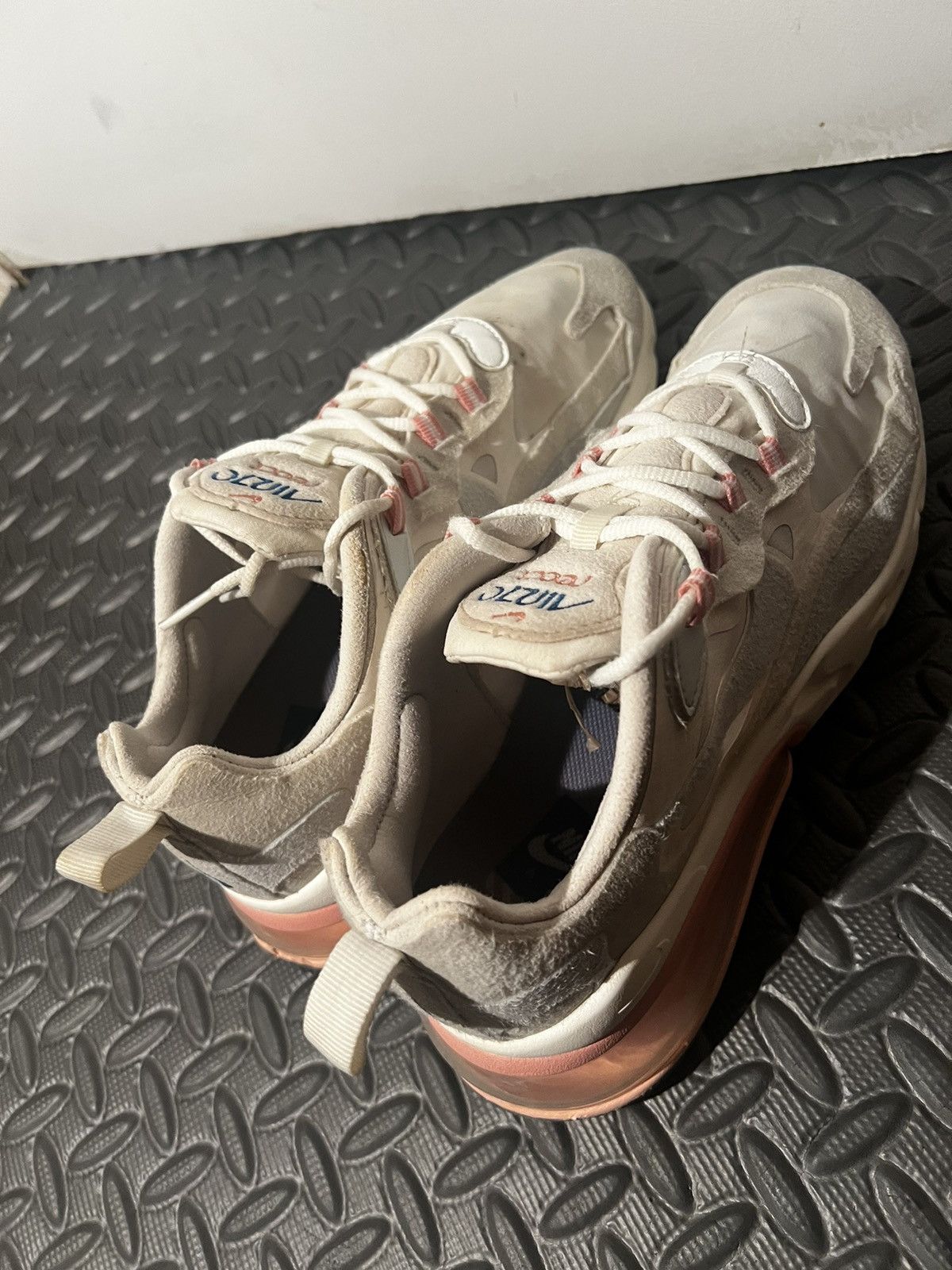 Nike CLEAN Nike Air Max 270 React Grey American size 9 Womens Size US 9 / IT 39 - 3 Thumbnail
