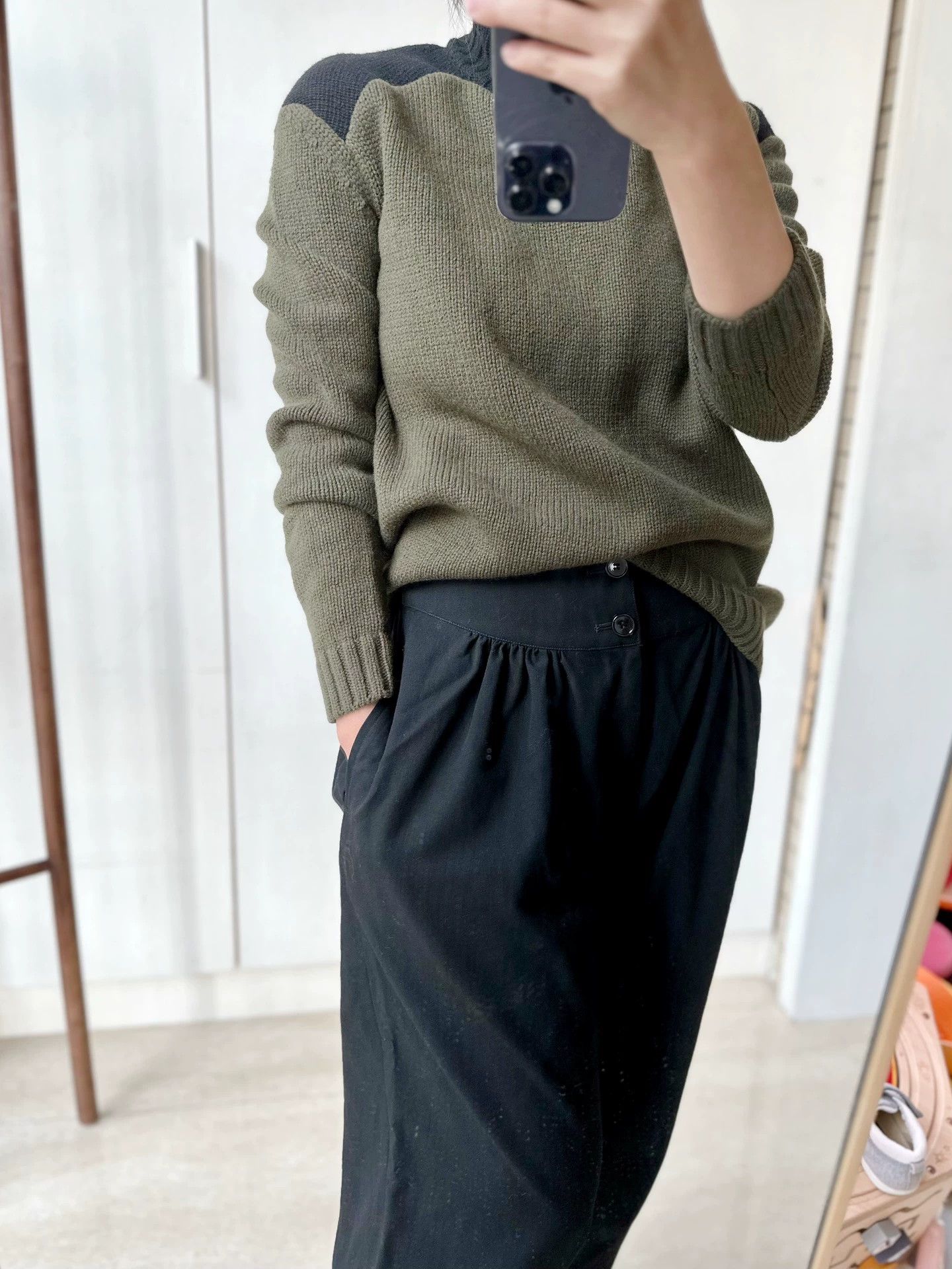 Givenchy Givenchy XS Wool Cashmere Sweater 95+ New Classic Size US XS / EU 42 / 0 - 9 Thumbnail