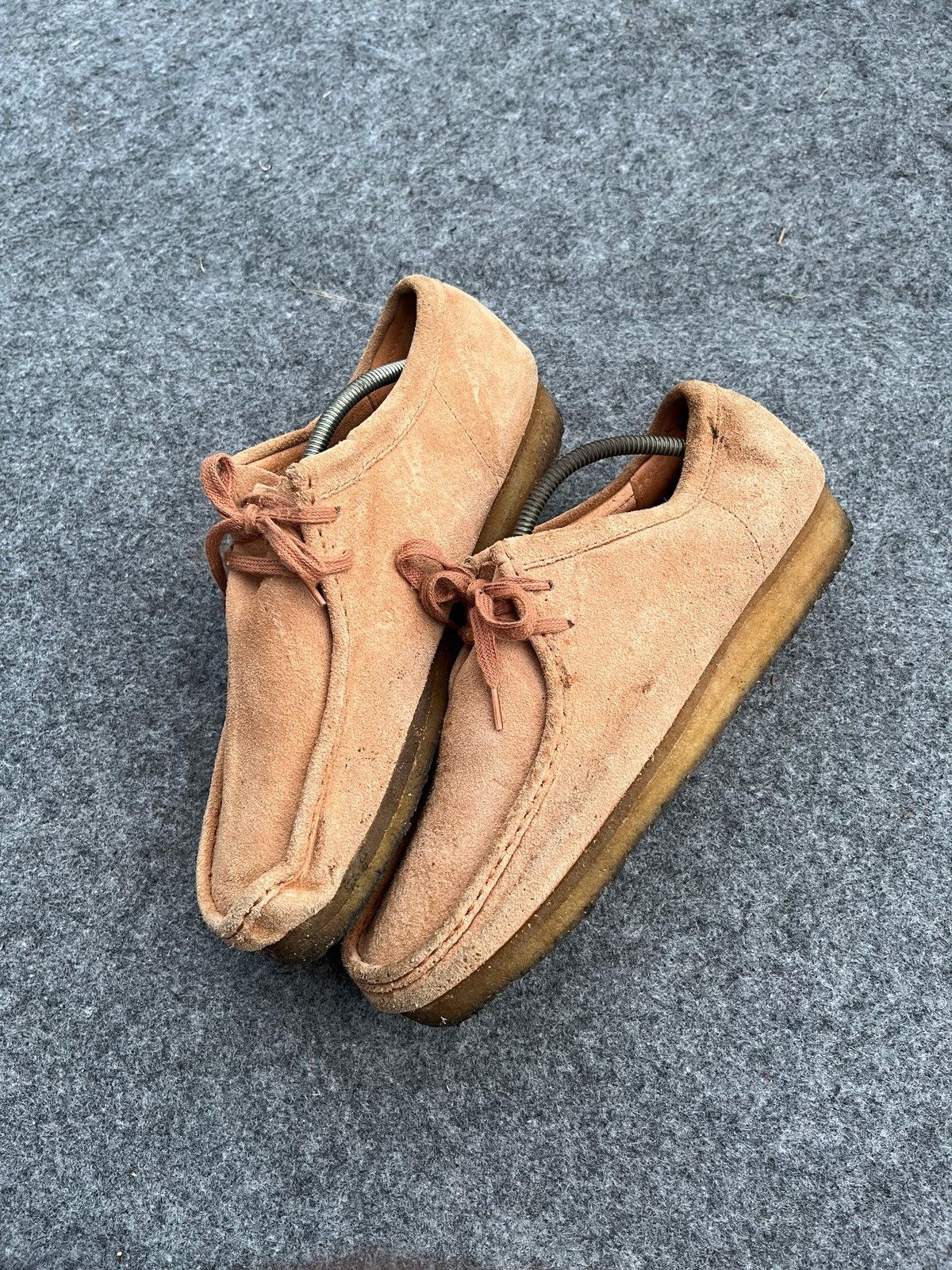 Clarks Clarks wallabe tan suede low top Size US 11 / EU 44 - 1 Thumbnail