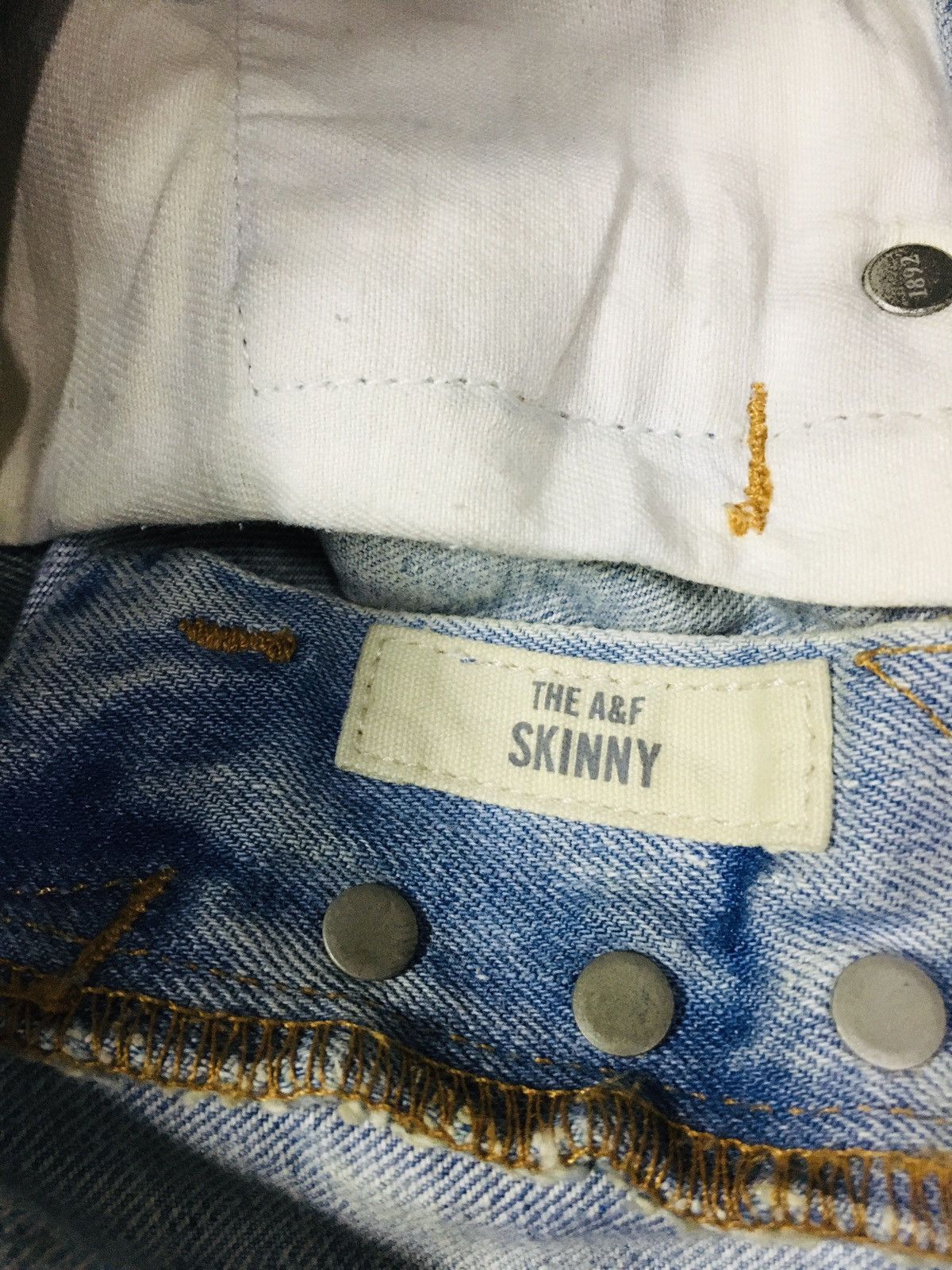 Abercrombie & Fitch Abercrombie & Fitch Distressed Jeans (16) Size US 30 / EU 46 - 9 Thumbnail