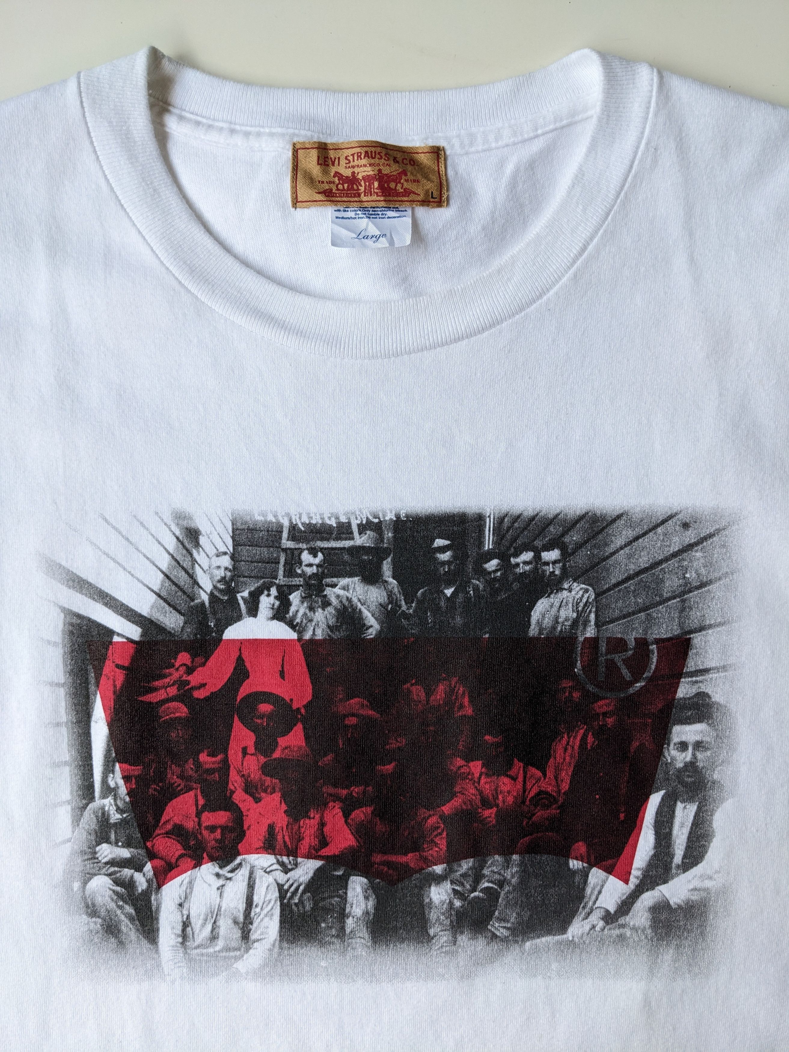 Levi's Vintage Clothing Vintage Levi's photo print batwing logo Size US L / EU 52-54 / 3 - 2 Thumbnail