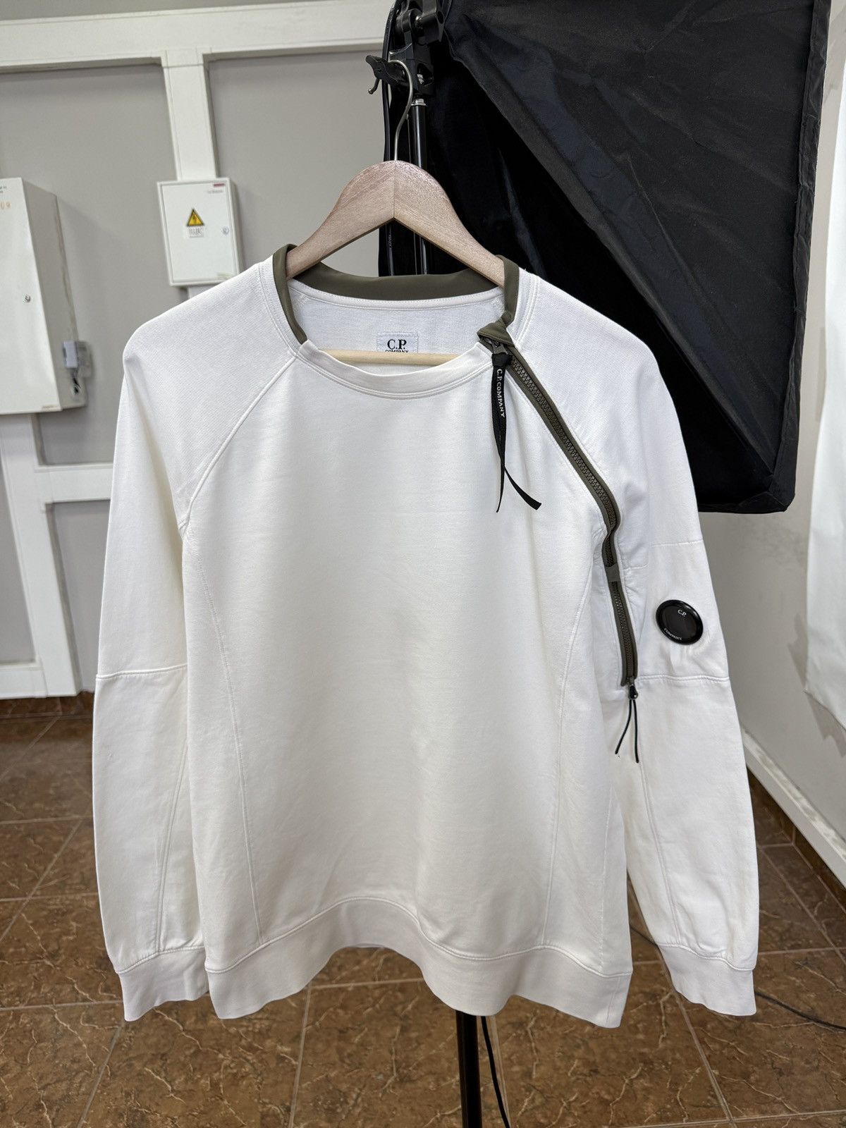 C.P. Company 🇮🇹 Y2K C. P. Company Lens Asymmetrical Zip Sweatshirt Rare Size US M / EU 48-50 / 2 - 1 Thumbnail