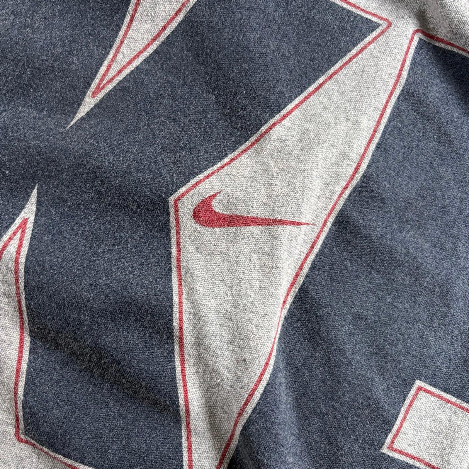 Nike Vintage Nike AOP Tshirt Size US L / EU 52-54 / 3 - 5 Thumbnail
