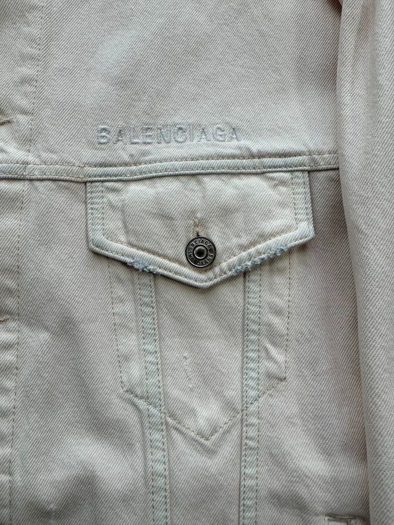 Balenciaga Balenciaga Beige Destruction Denim Jacket Jacket Size US M / EU 48-50 / 2 - 4 Thumbnail