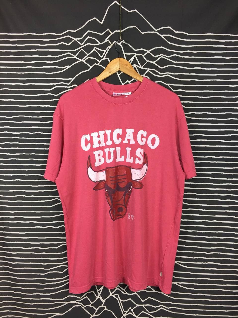 NBA × Sports Specialties Chicago Bulls NBA Big Logo American Sports Tee Size US XL / EU 56 / 4 - 1 Thumbnail