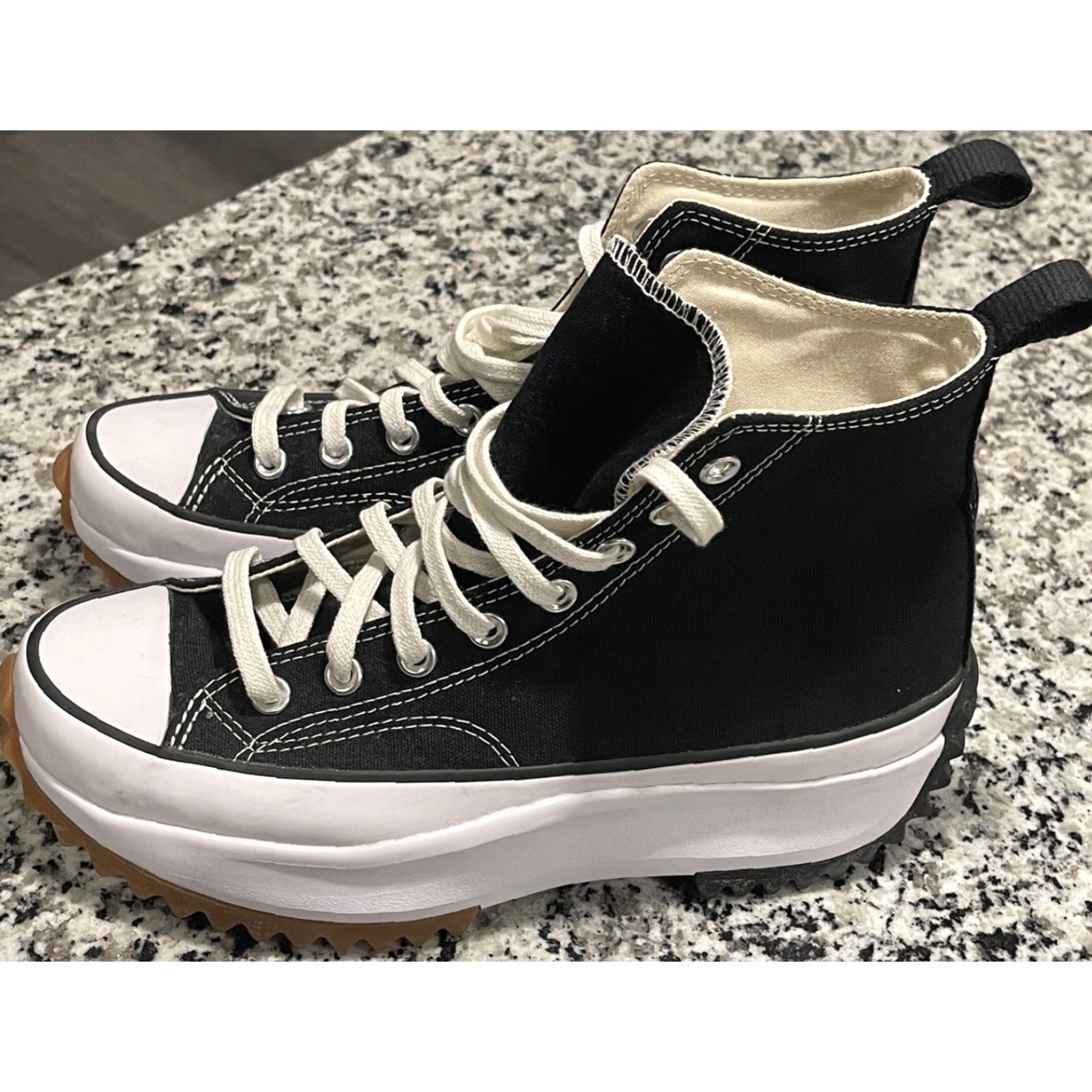 Converse VINTAGE Converse Run Star Hike Platform High Top Unisex Casual Shoe 9.5 Black 2019 Stars Sneakers Mens Womens Size L / US 10 / IT 46 - 3 Thumbnail