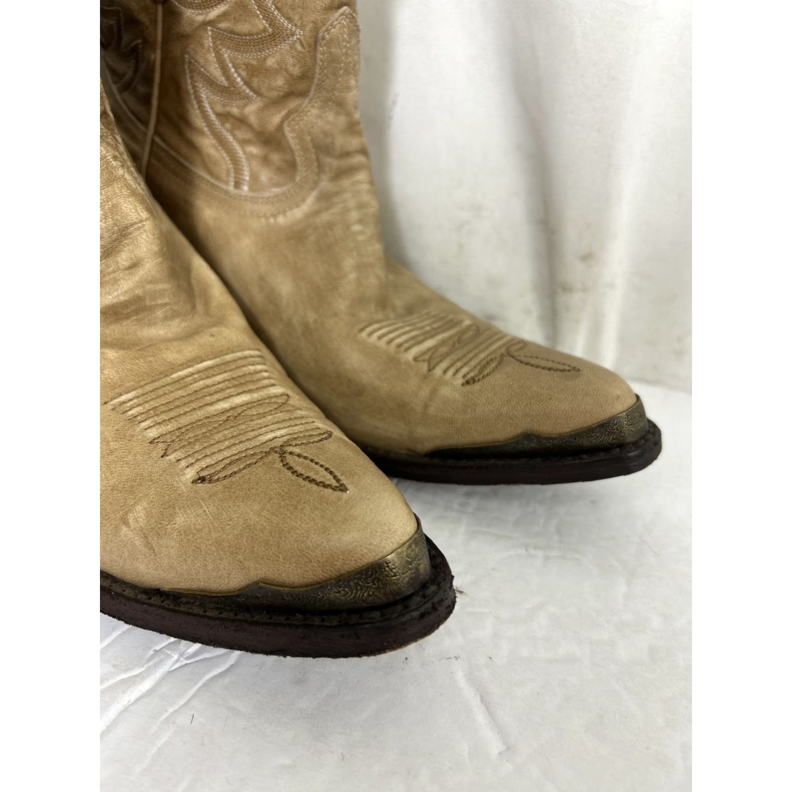 Vintage VINTAGE Idyllwind by Miranda Lambert Boots Ankle Beige Metal Tip Toe Womens 10B Leather Boots Size US 10 / IT 40 - 2 Thumbnail