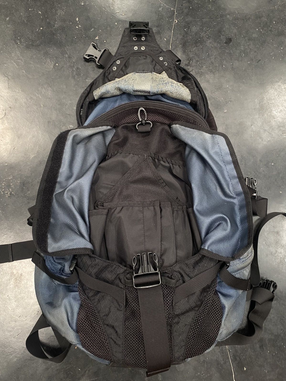 Oakley Vintage 90S Oakley Technical Backpack Blue Size ONE SIZE - 10 Thumbnail