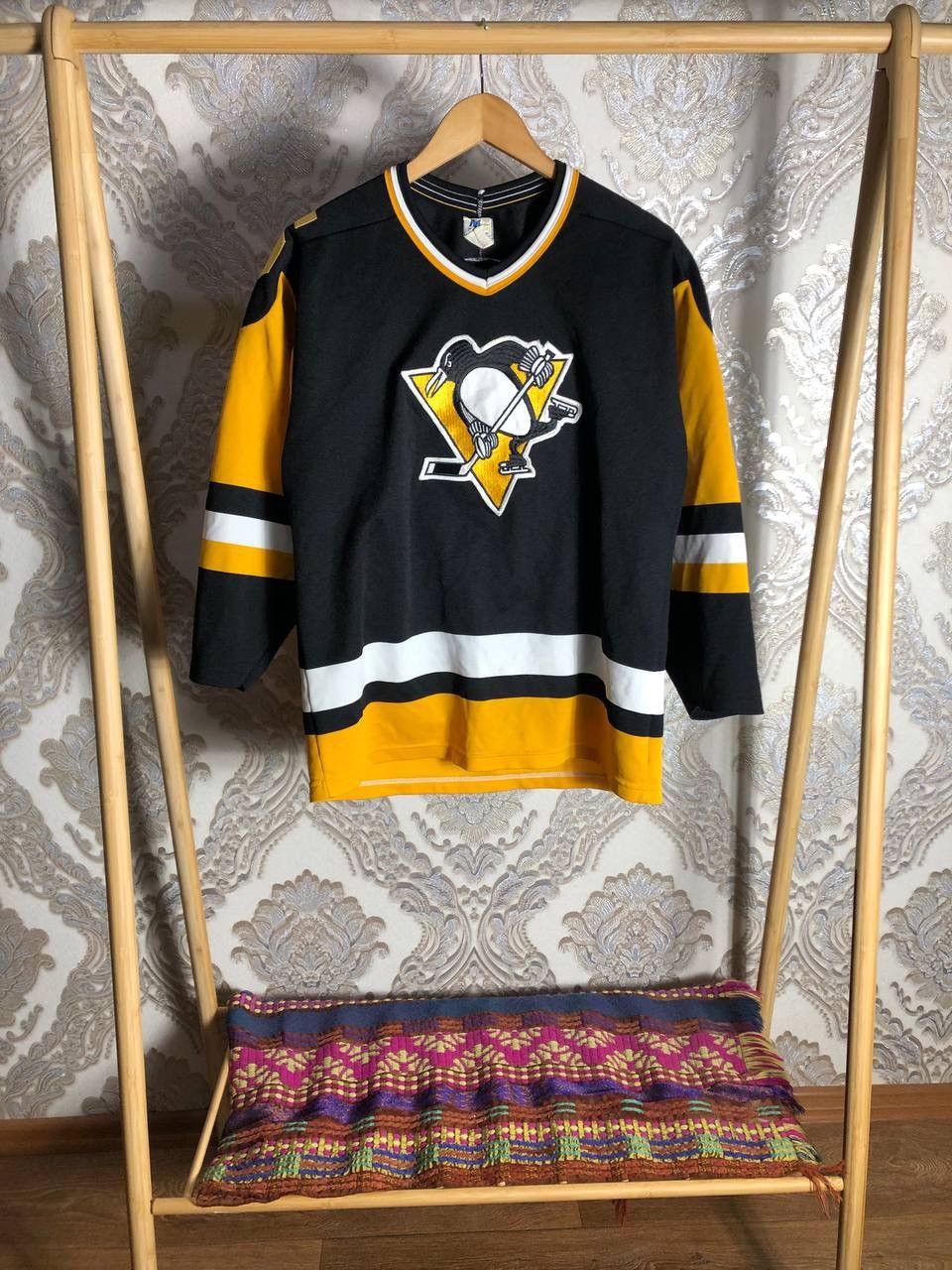 Vintage VERY RARE PITTSBURG PENGUIN CCM NHL HOCKEY JERSEY RETRO 90s Size US M / EU 48-50 / 2 - 1 Thumbnail