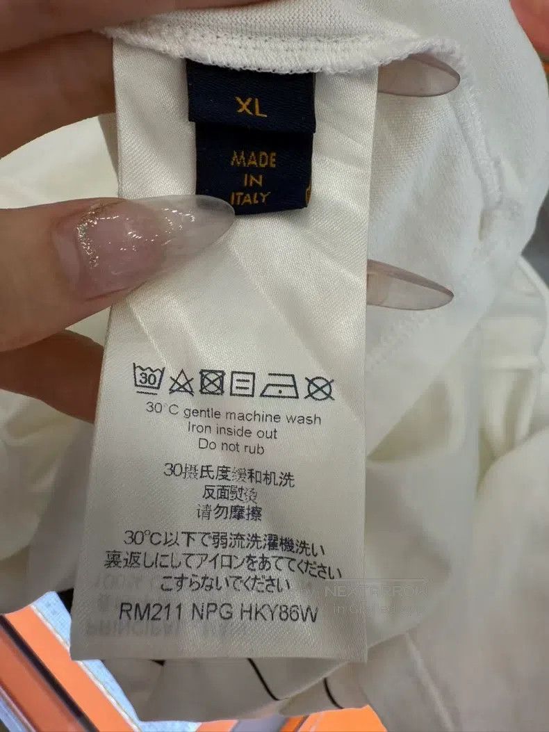 Louis Vuitton Louis Vuitton Paratrooper large logo white short sleeve T- Size US XL / EU 56 / 4 - 8 Thumbnail