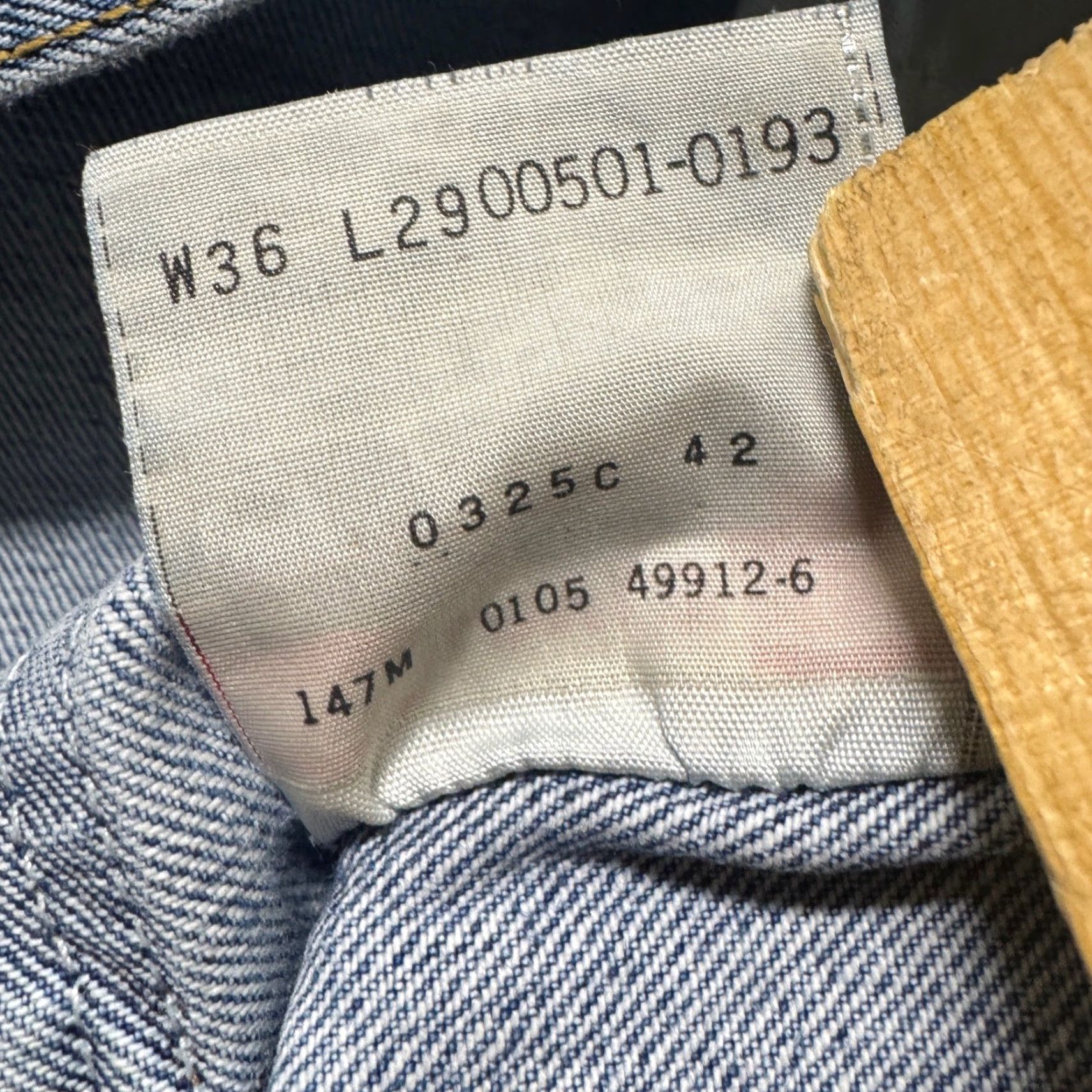 Levi's VINTAGE Levi's 501 Jeans Men 36x28 Light Blue Wash Straight Regular Inseam 28 Fly Button Paper Tag Cotton Cap Size US 36 / EU 52 - 5 Thumbnail