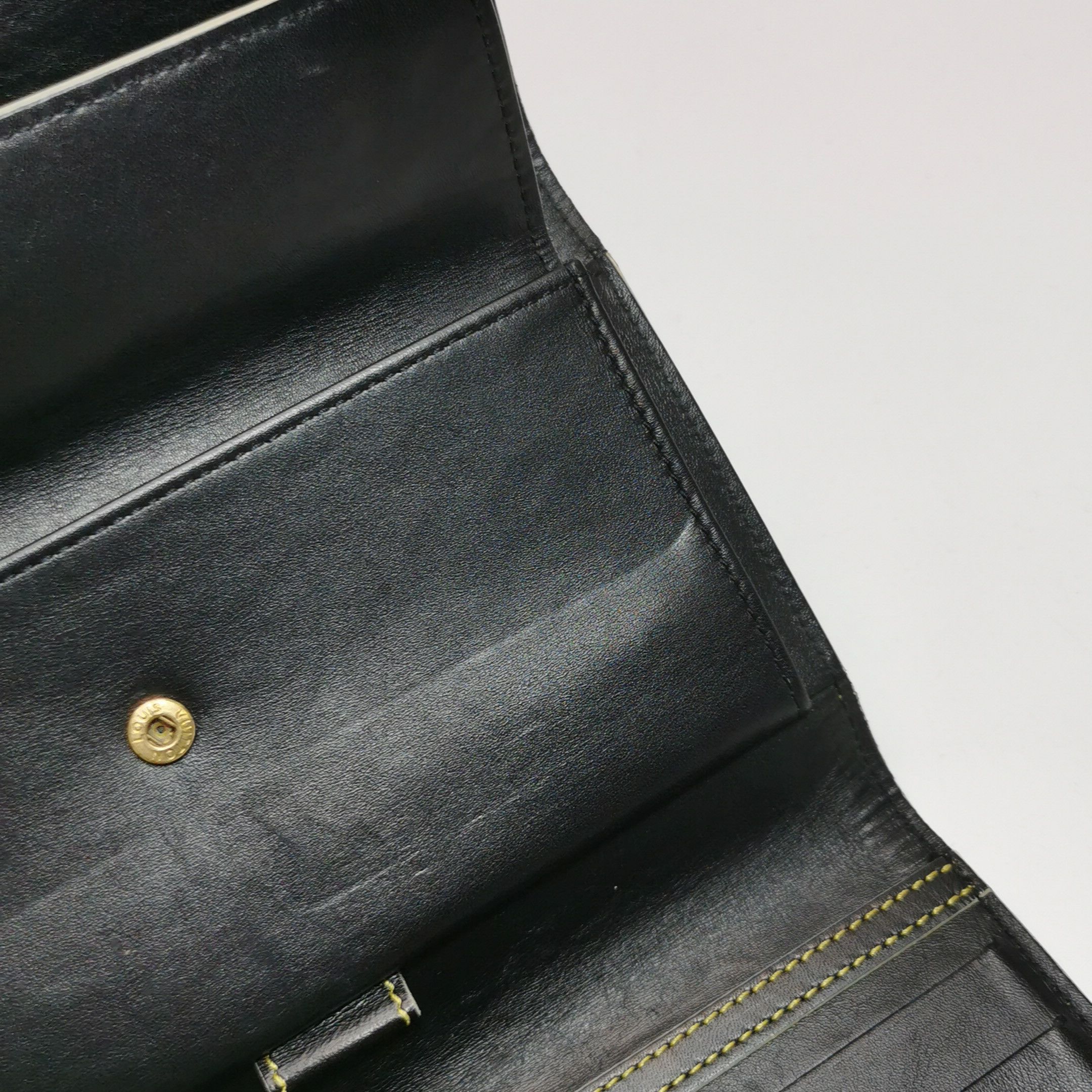 Louis Vuitton Louis Vuitton (LV) Suhari leather colorblock snap wallet -y Size ONE SIZE - 7 Thumbnail
