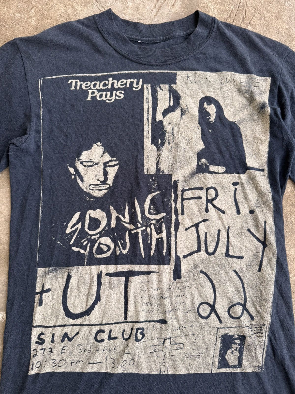 Vintage Vintage - Sonic Youth Treachery Pays Band Shirt Size US M / EU 48-50 / 2 - 4 Thumbnail