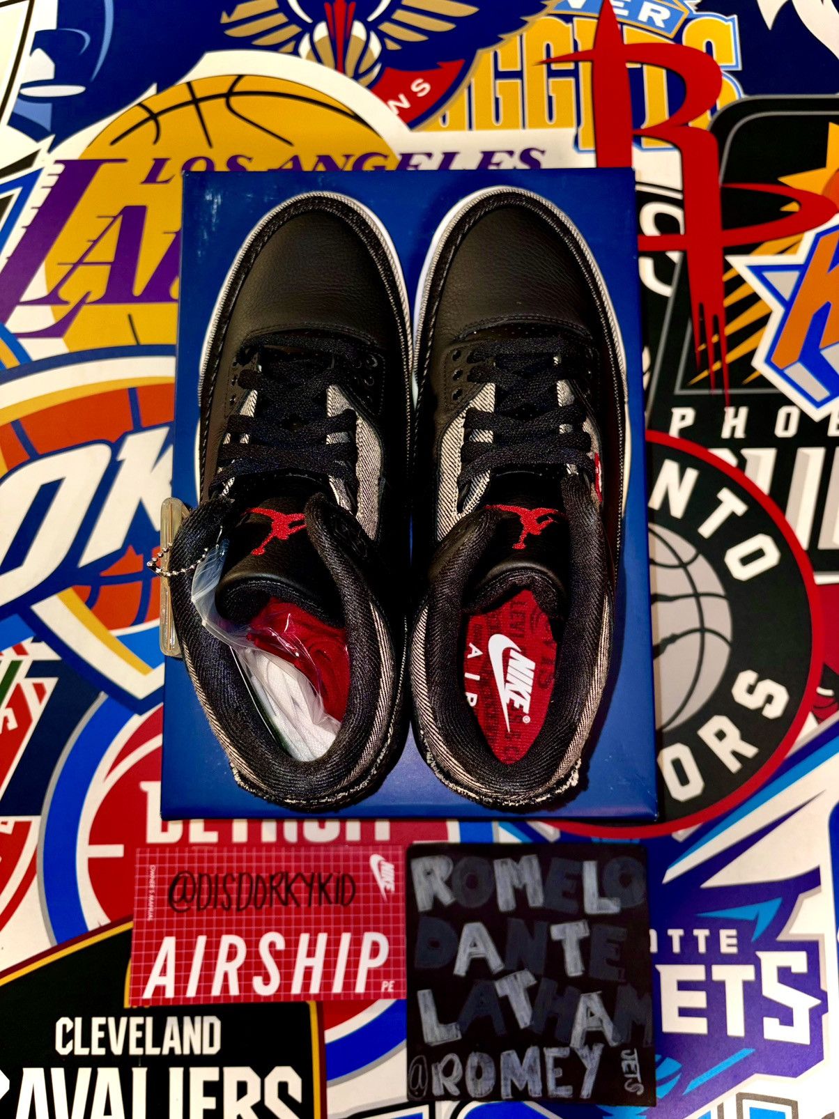 Jordan Brand Black Denim Levi's x Air Jordan 3 Retro SP (IR0914-400) Size US 9.5 / EU 42-43 - 6 Thumbnail