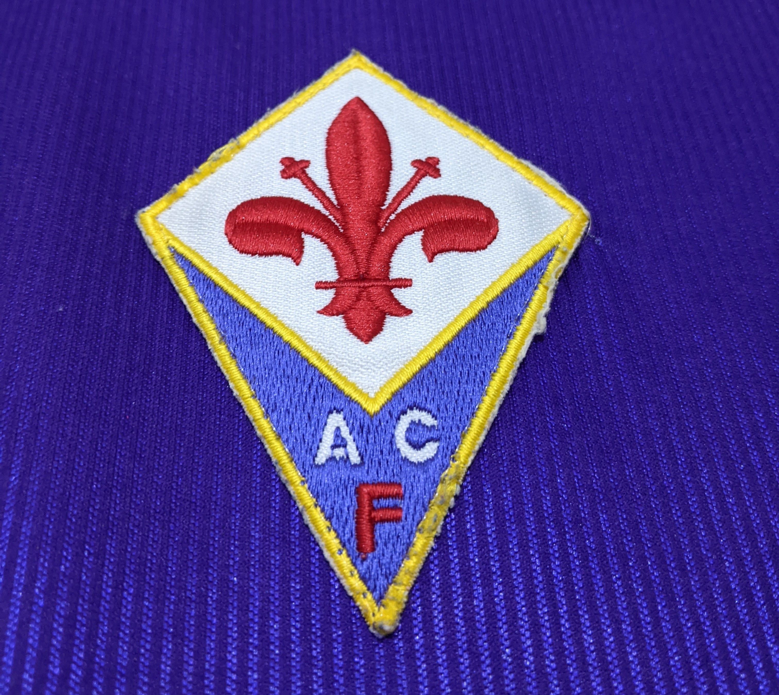 Reebok Fiorentina home 1995-97 Batistuta Jersey football shirt Size US L / EU 52-54 / 3 - 7 Thumbnail
