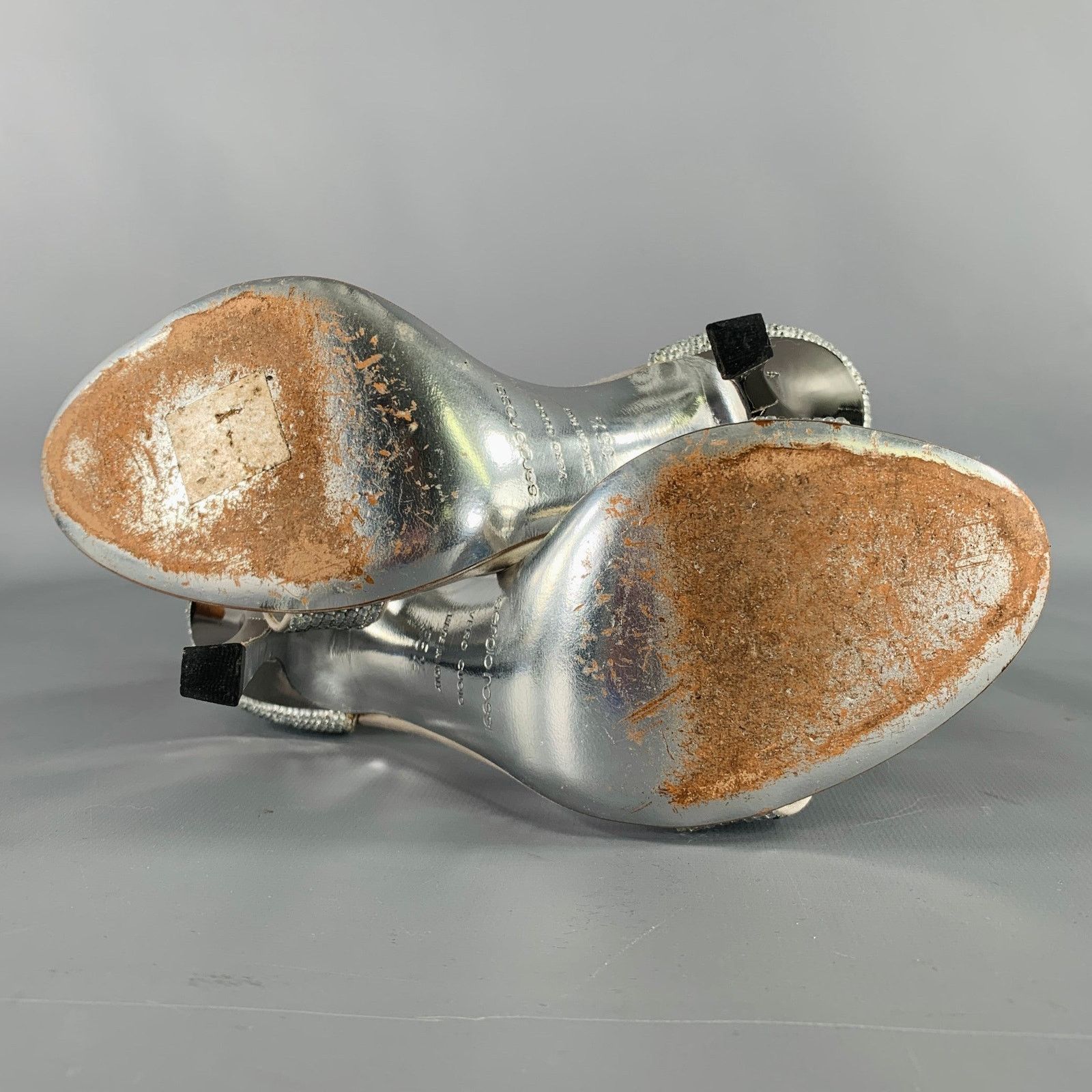 Sergio Rossi SERGIO ROSSI Size 5.5 Silver Grey Silk Ankle Strap Sandals Size US 5.5 / IT 35.5 - 6 Thumbnail