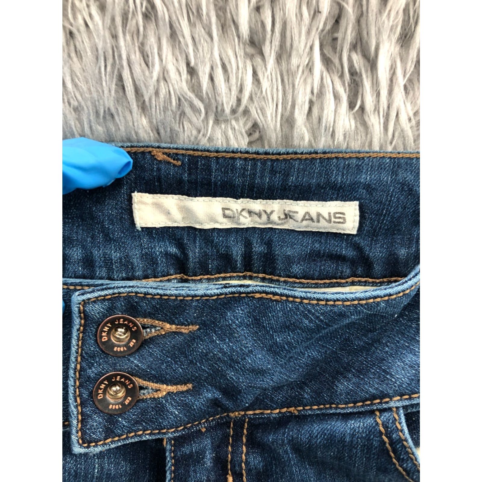 DKNY DKNY Bermuda Shorts Womens Size 6 Mid Rise Medium Wash Blue Size 28" / US 6 / IT 42 - 6 Thumbnail