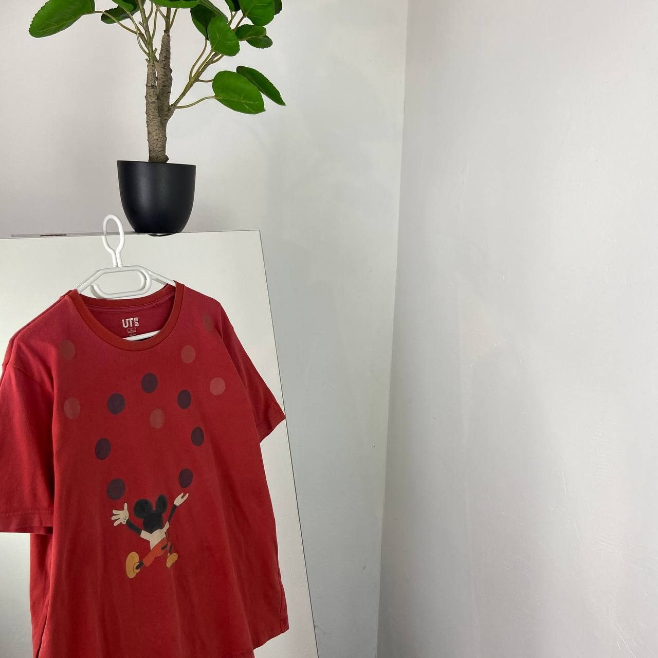 Disney Disney x Uniqlo Geoff Mcfetridge Mickey Moouse T-Shirt Size US L / EU 52-54 / 3 - 1 Thumbnail