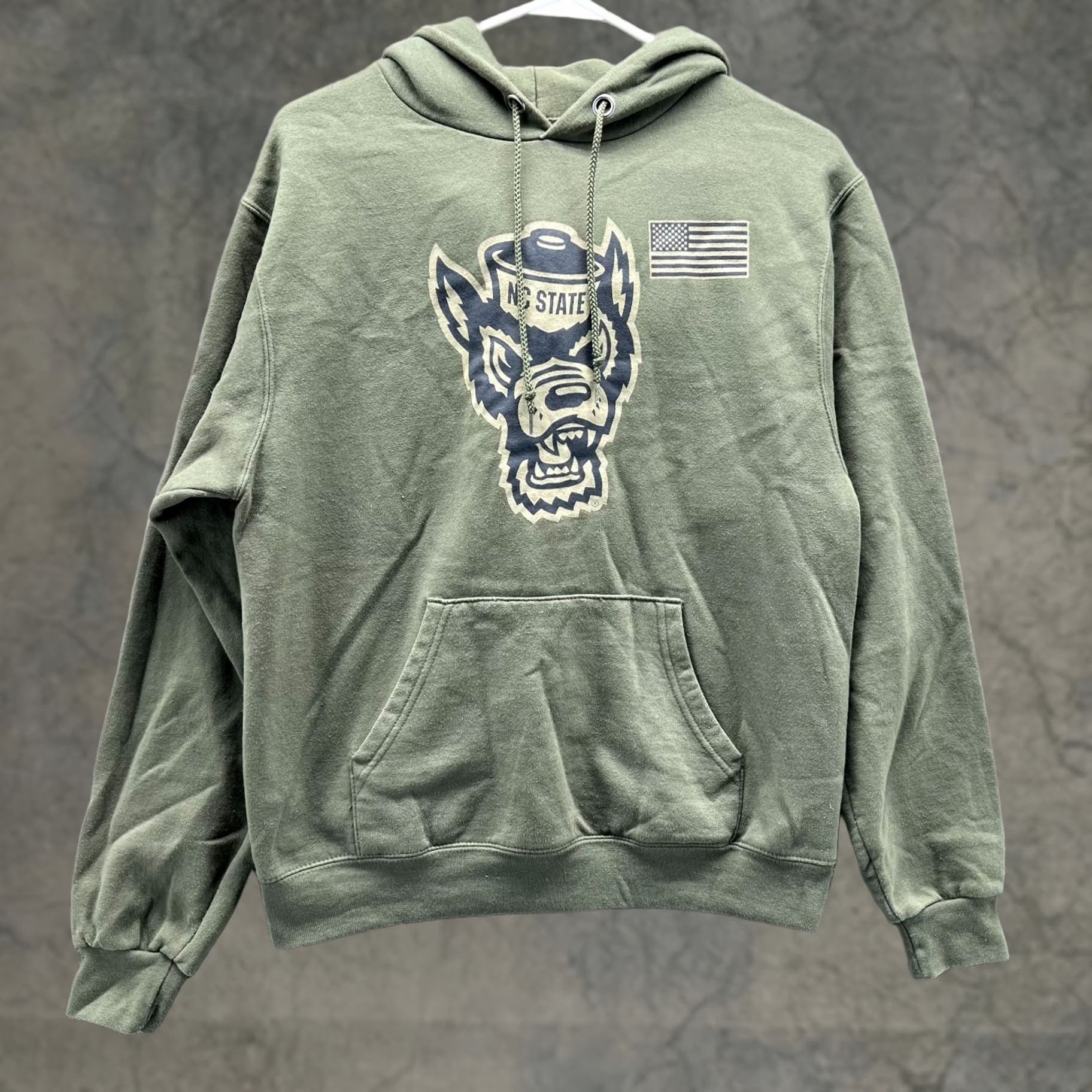 Champion Champion Hoodie Mens S Green Sweater Men Pullover Fleece State Wolfpack Salute Size US S / EU 44-46 / 1 - 1 Thumbnail