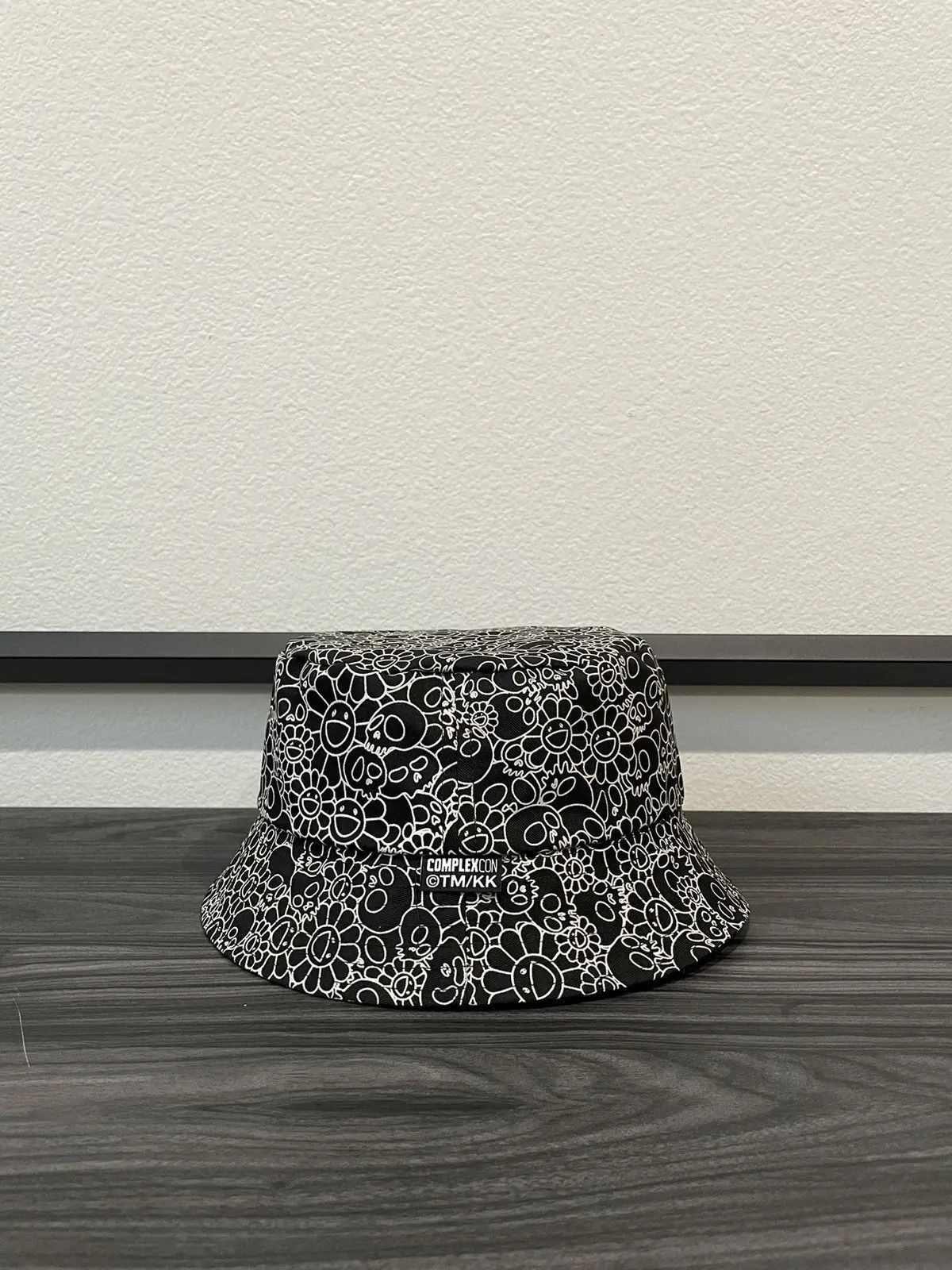 Takashi Murakami Takashi Murakami ComplexCon Reversible Bucket Hat Size Large Size ONE SIZE - 2 Thumbnail