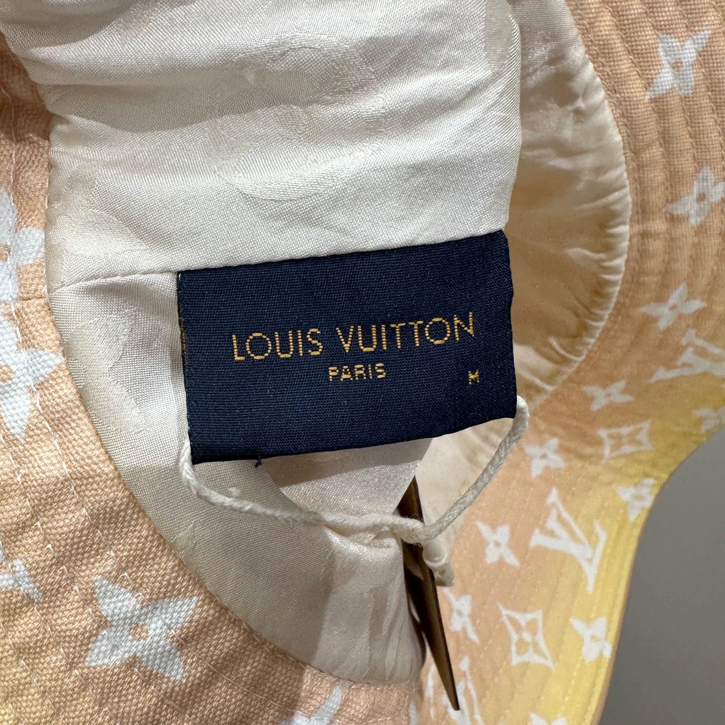 Louis Vuitton LV Gradient Full Print Logo Bucket Hat may670 Size ONE SIZE - 5 Thumbnail