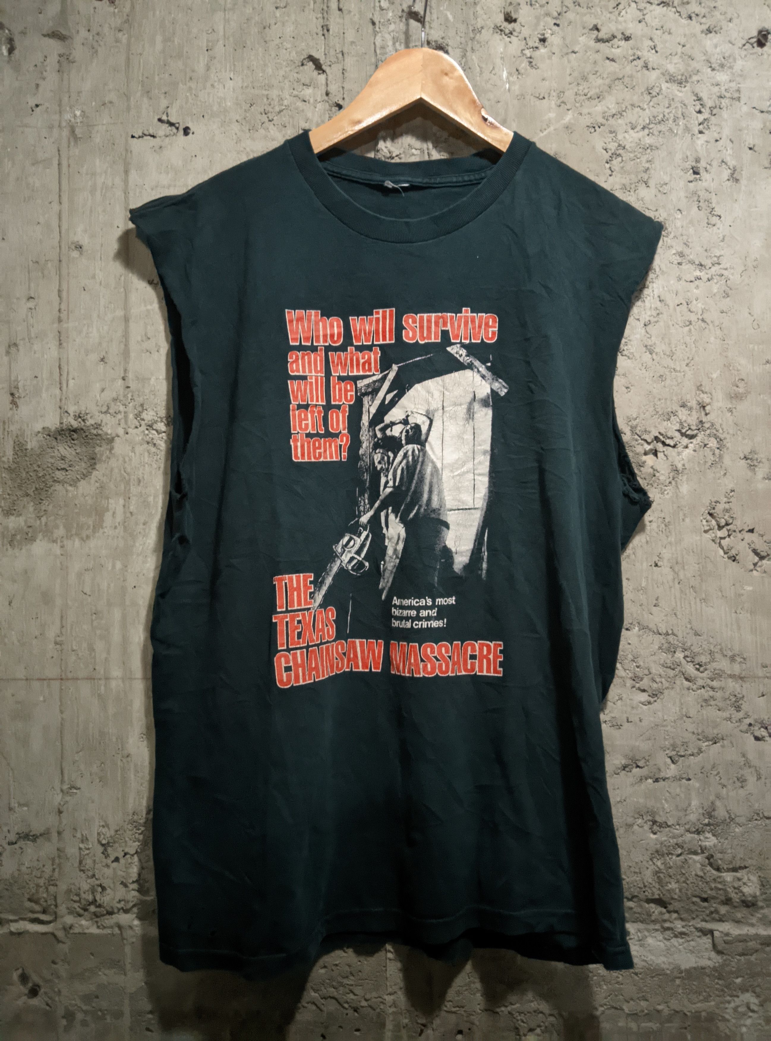 Vintage Vintage 2000s Texas chainsaw massacre horror movie tshirt Size US L / EU 52-54 / 3 - 1 Thumbnail