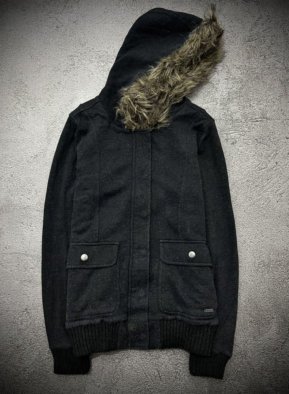 Japanese Brand Y2k Roxy Multi Pocket Zip Fur Hoodie Size US M / EU 48-50 / 2 - 1 Thumbnail