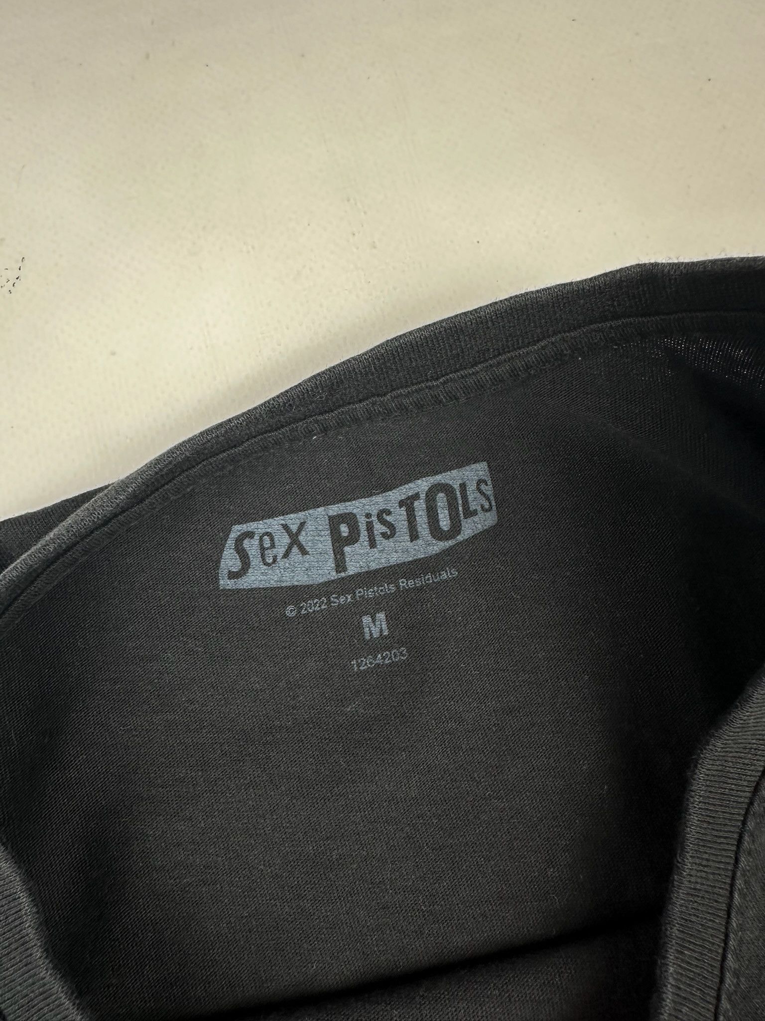 Band Tees VINTAGE SEX PISTOLS GOD SAVE THE QUEEN VERY RARE Size US M / EU 48-50 / 2 - 4 Thumbnail