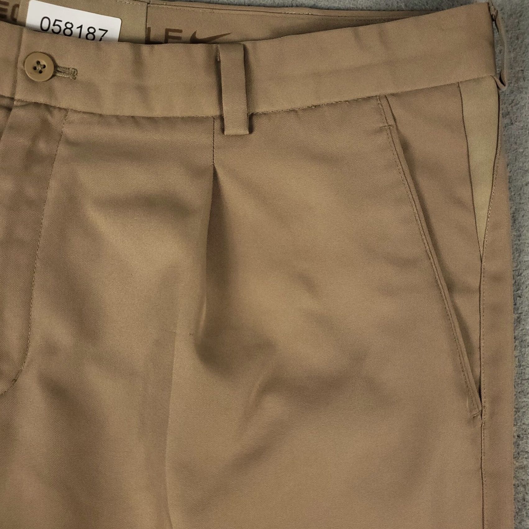 Nike Nike Shorts Mens Size 38 Brown Golf Dri Fit Casual Pleated Chino * Size US 38 / EU 54 - 3 Thumbnail