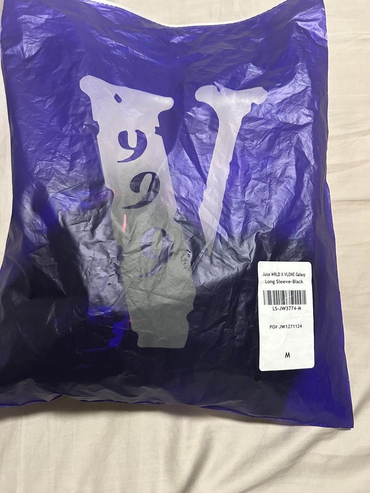 Vlone Vlone x juice world longselve Size US M / EU 48-50 / 2 - 5 Thumbnail