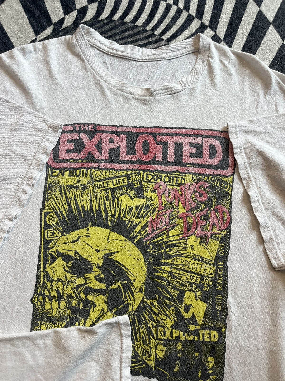 Band Tees Vintage THE EXPLOITED Punk’s Not Dead 00’s Tshirt Size US XXL / EU 58 / 5 - 6 Thumbnail