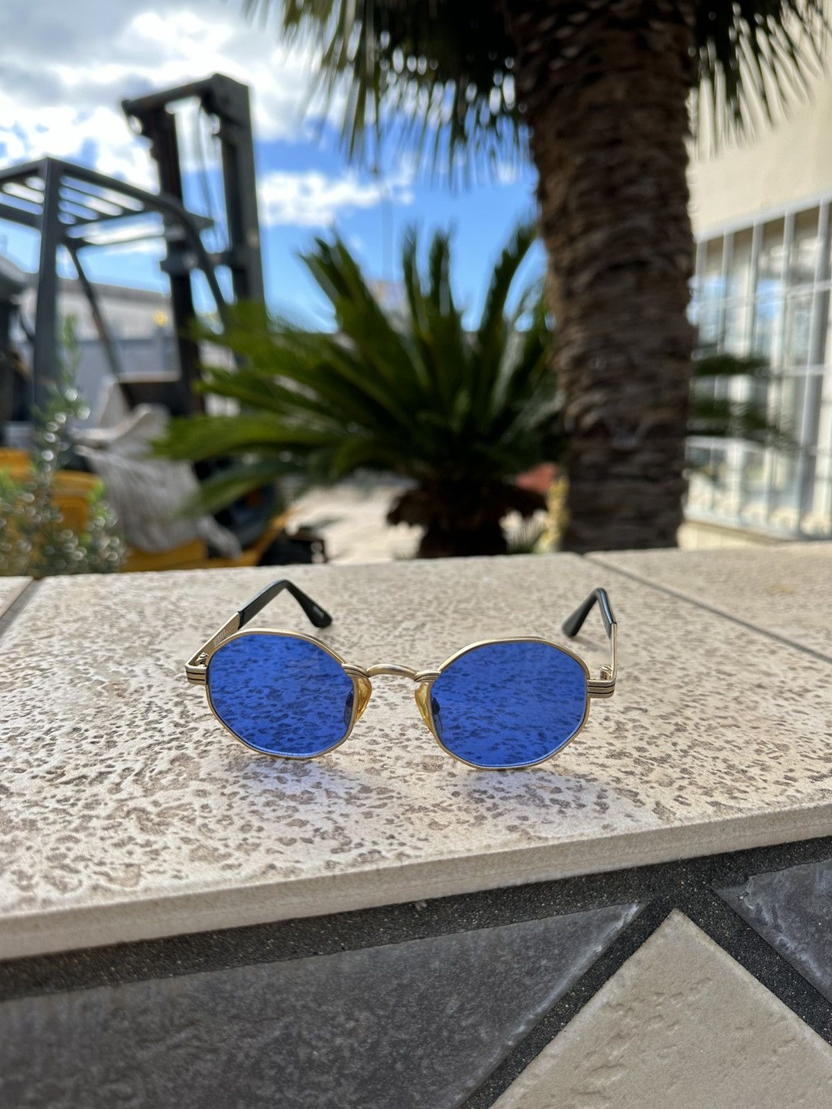 Versace × Versus Versace Gianni Versace Sunglasses Gold Vintage mod.F09 Size ONE SIZE - 4 Thumbnail