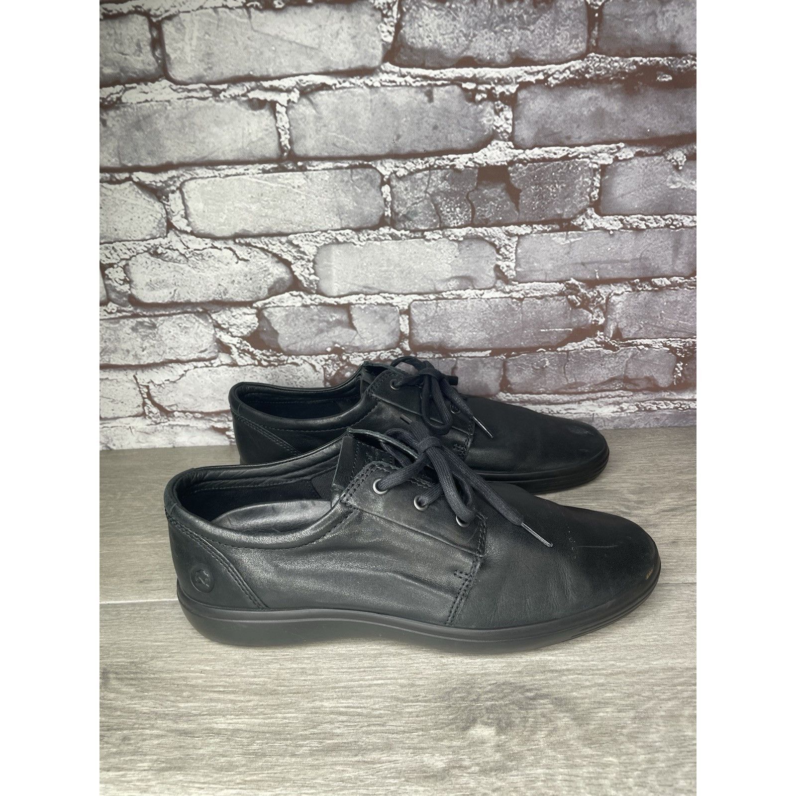 Ecco ECCO Danish Design Black Leather Triple Black Casual Sneaker Size US 10 / EU 43 - 16 Thumbnail