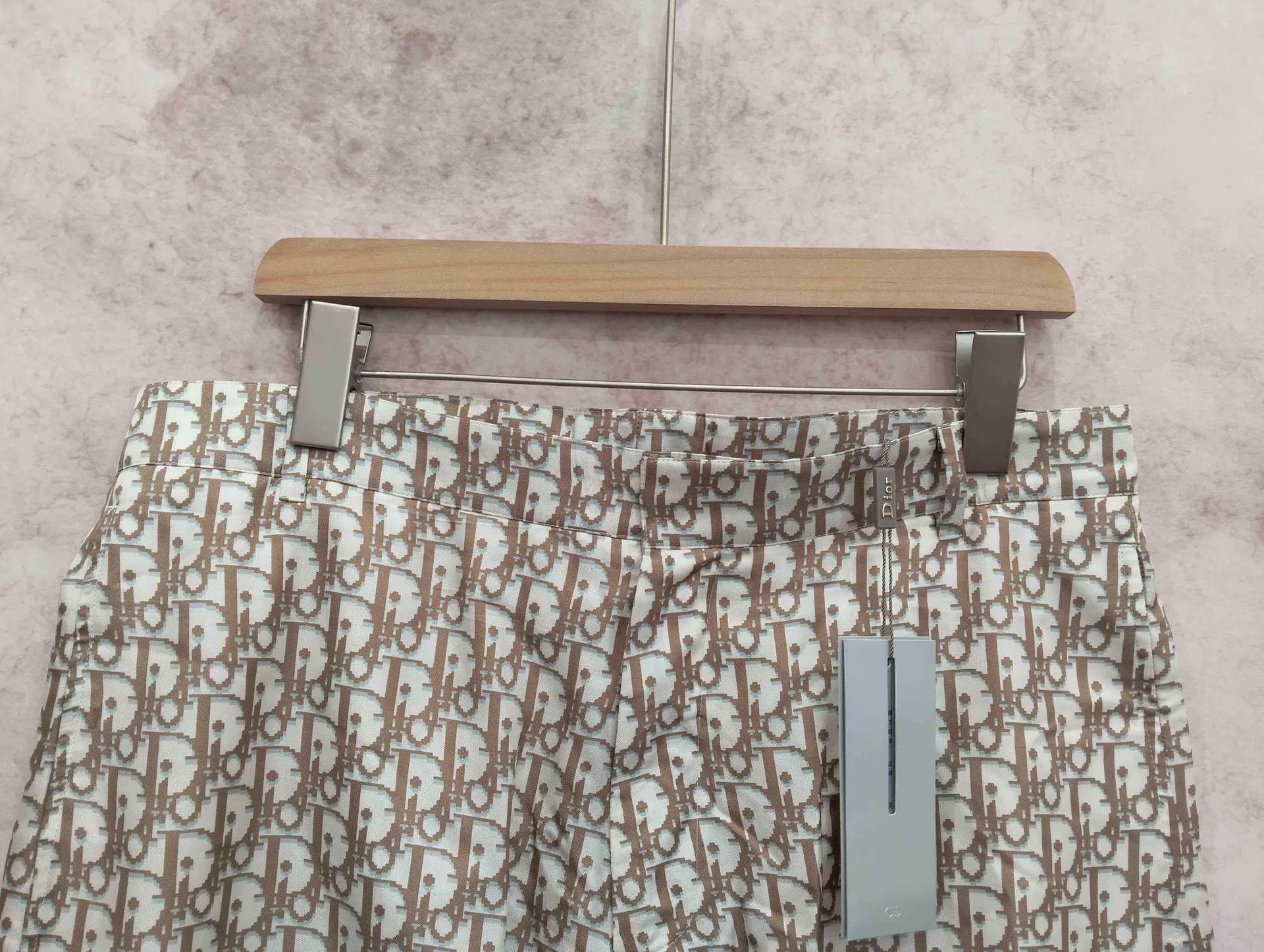 Dior DIOR Logo Print Oversized Casual Shorts 48 99 New Size US 32 / EU 48 - 6 Thumbnail