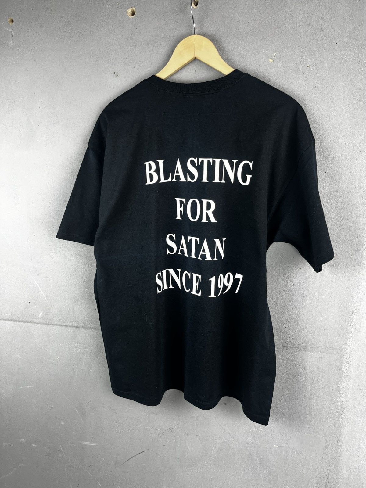 Band Tees Akercocke - A Decade of Devil Worship shirt size L Size US XL / EU 56 / 4 - 2 Thumbnail
