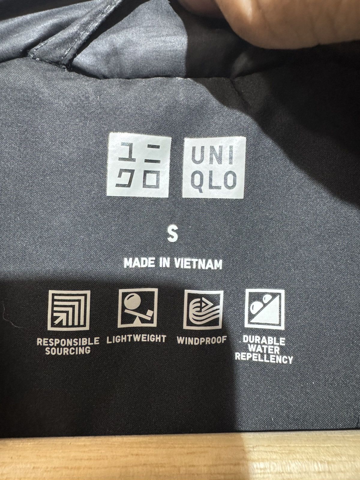 Uniqlo Uniqlo Mens Down Hooded Black Jacket Size S Size US S / EU 44-46 / 1 - 6 Thumbnail