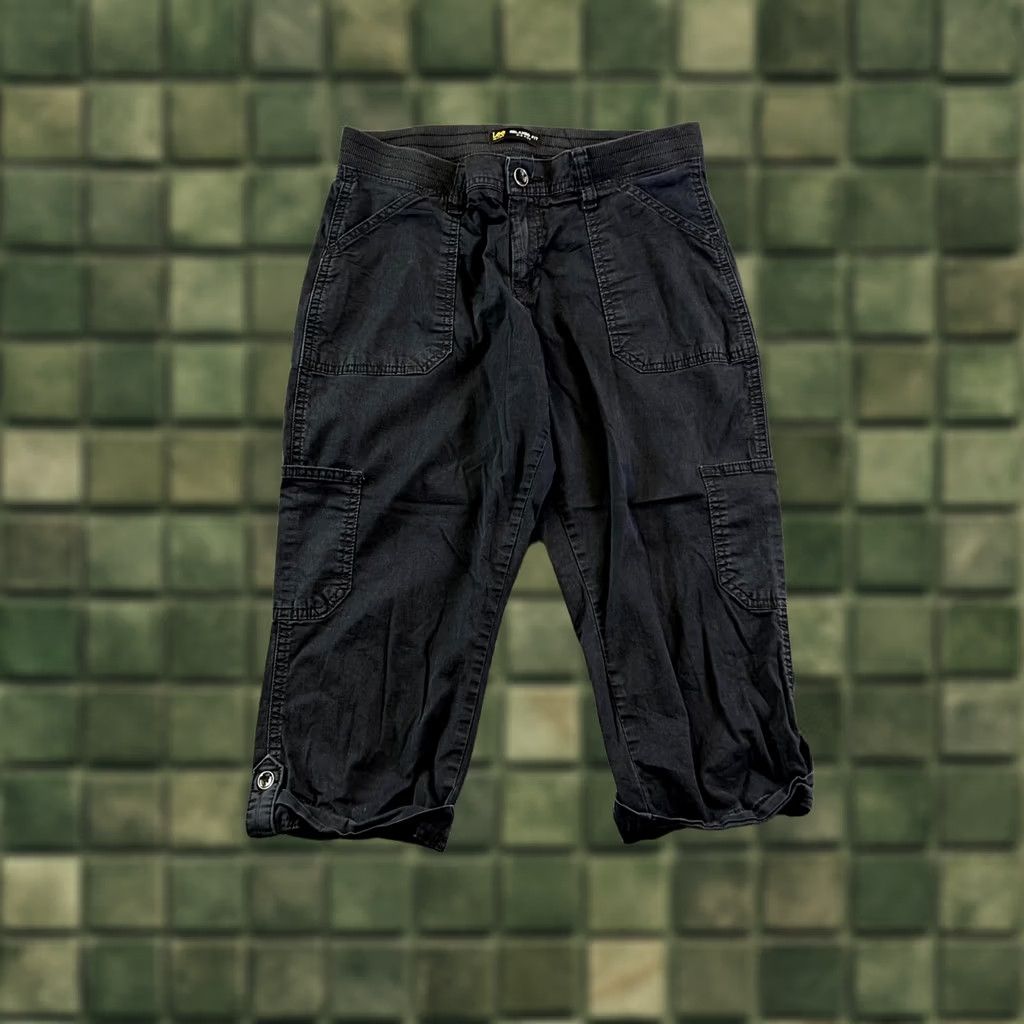 Lee Lee Cargo Capri Pants Womens 8 Black Mid Rise Relaxed Fit Crop Capris Pockets Jeans Cotton Spandex Dry Clean No N/A Size 30" / US 8 / IT 44 - 1 Thumbnail