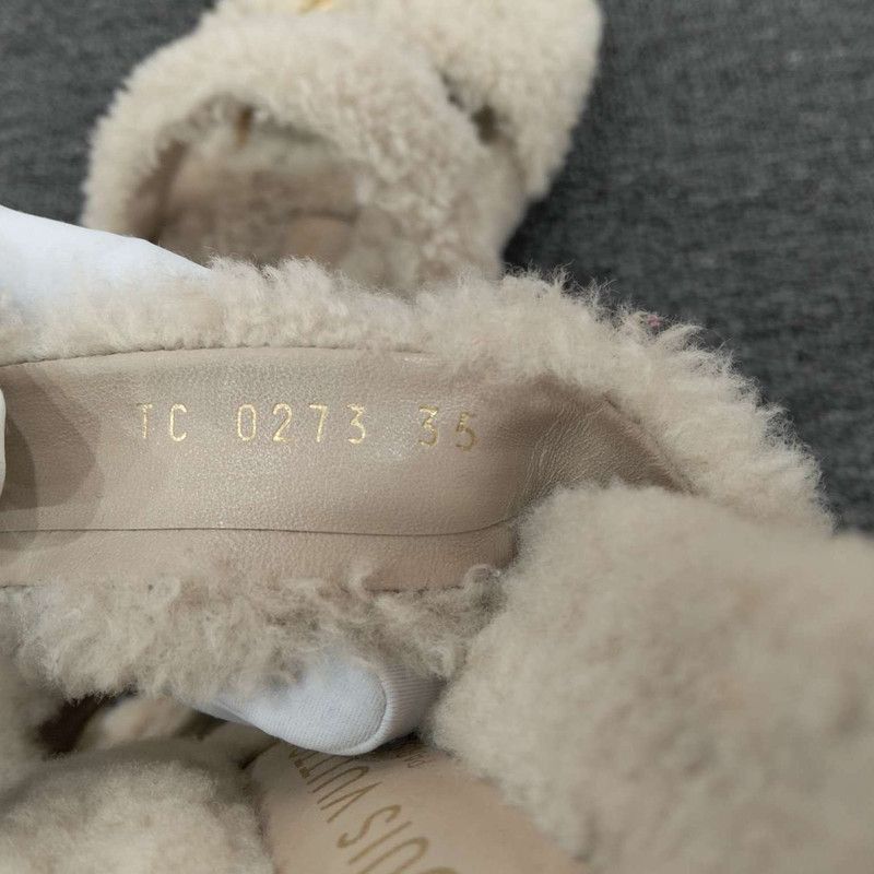 Louis Vuitton Louis Vuitton Cozy Beige Slippers with Metal Logo -2508 Size US 4 / IT 34 - 8 Thumbnail