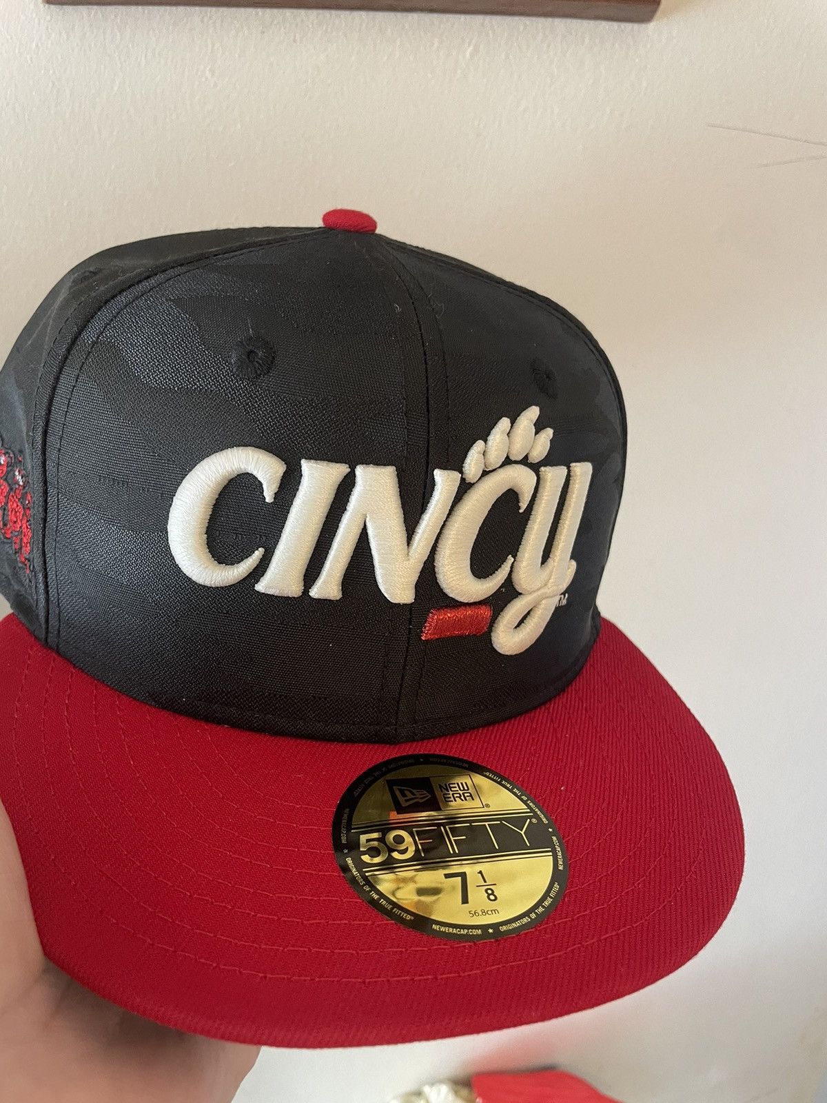 image of Myfitteds University Of Cincinnati Bearcats NCAA Size 7 1/8 in Black Camo, Men's
