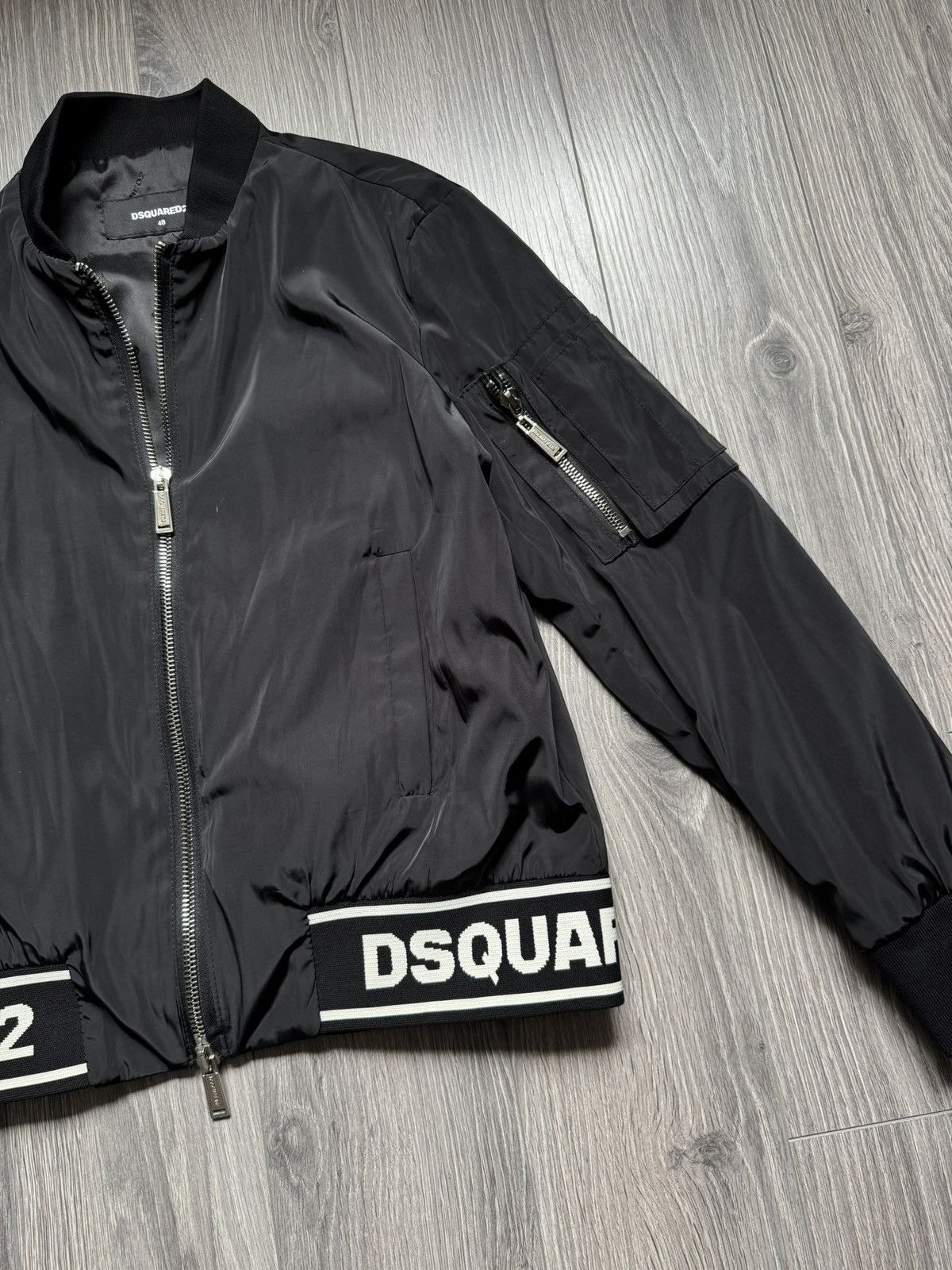 Dsquared2 Dsquared2 Light Short Jacket in 48(M) Embroided Logo Size US M / EU 48-50 / 2 - 3 Thumbnail