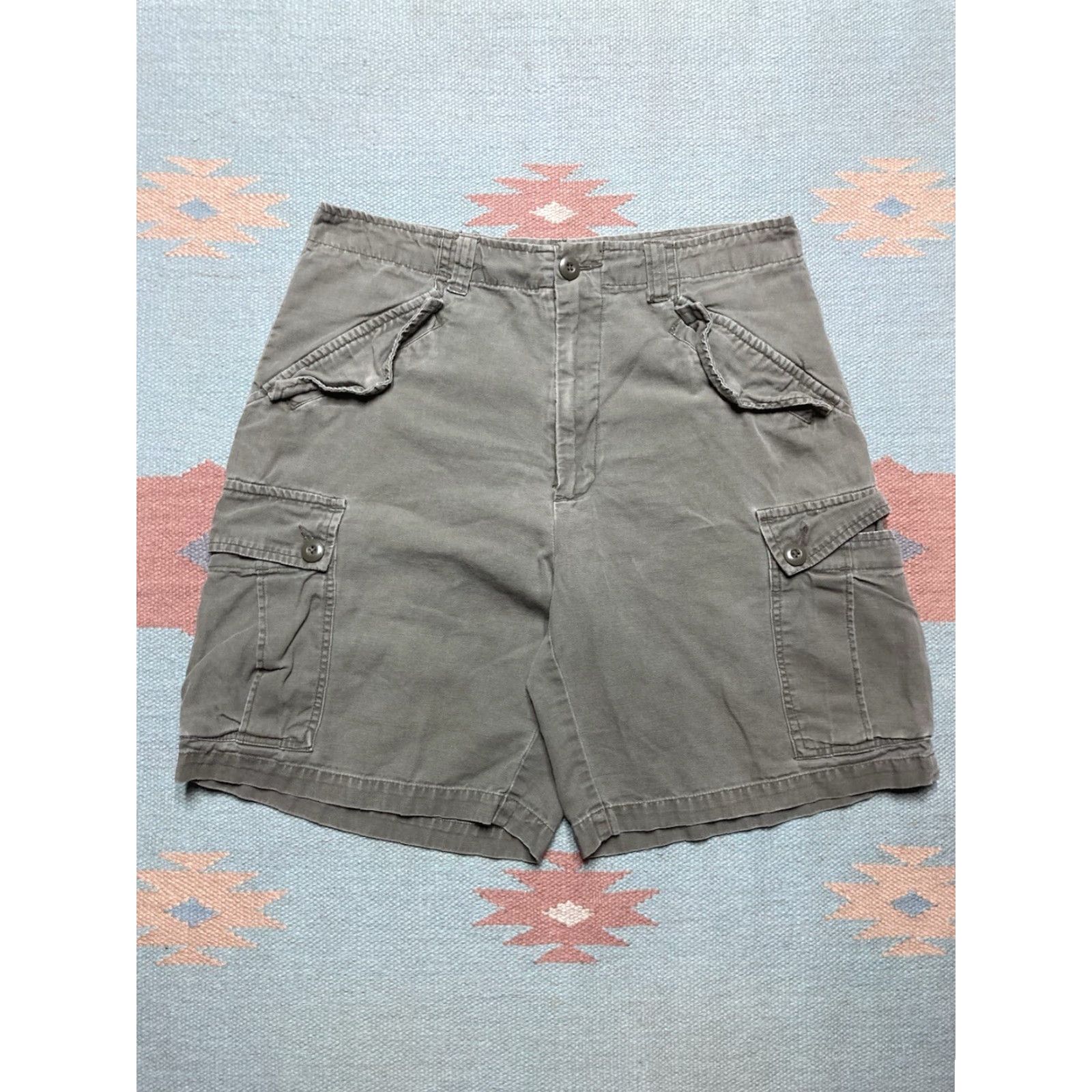 American Eagle Outfitters VINTAGE American Eagle Outfitters Cargo Shorts Men 33 Green Army Baggy Wide Leg 8.5 Inseam 19.5 Outseam 12.75 Leg Opening 12.75 90s Y2K Size US 33 - 3 Thumbnail