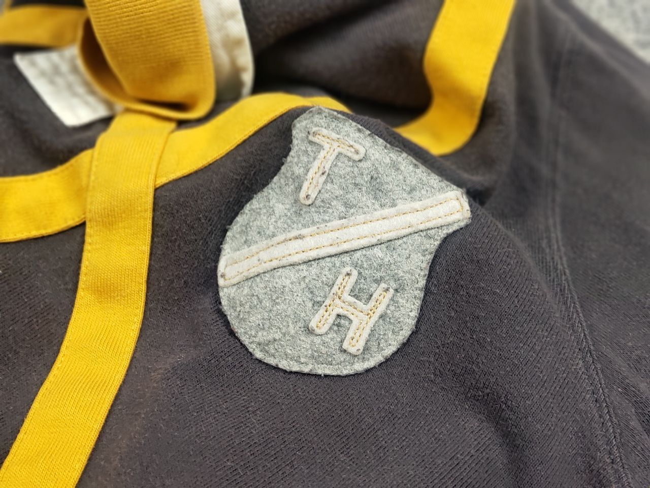 Tommy Hilfiger Vintage 90's Tommy Hilfiger rugby Shirt Polo Long Sleeve Size US L / EU 52-54 / 3 - 15 Thumbnail