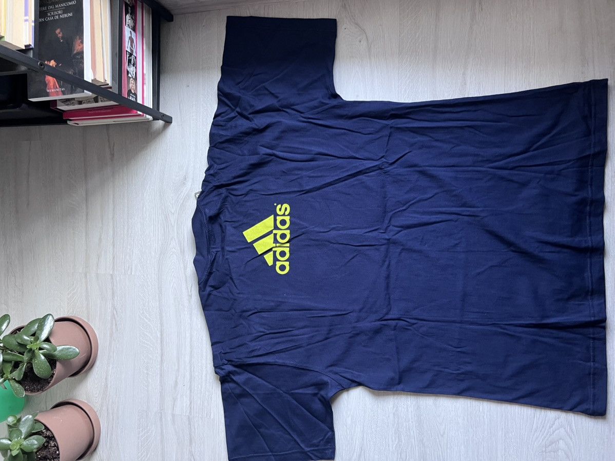 Adidas Adidas tshirt vintage size xl Size US XL / EU 56 / 4 - 6 Thumbnail
