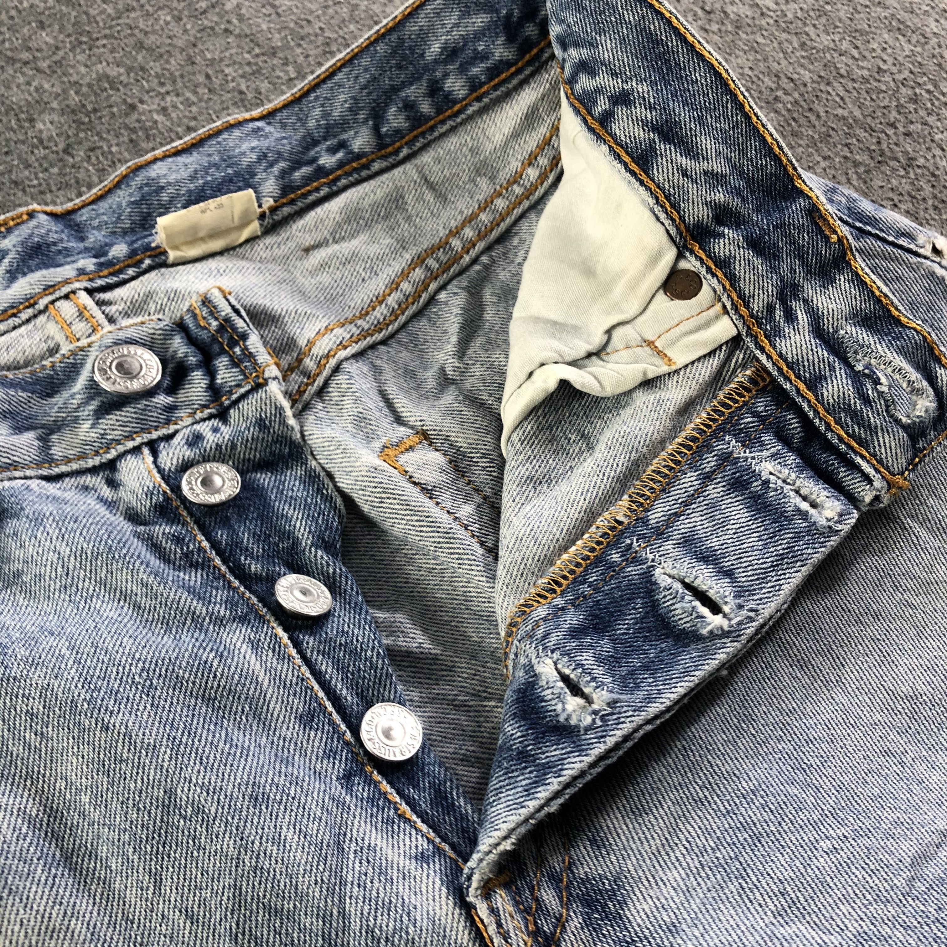 Levi's Vintage Blue Wash Levis 501 Jeans-J3730 Size US 29 - 10 Thumbnail